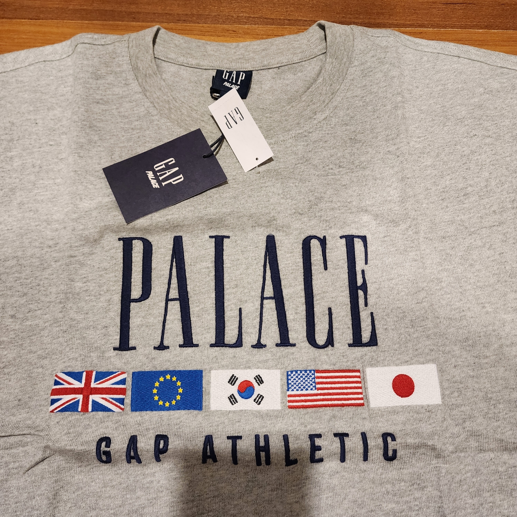 Palace x Gap Heavy Jersey T-Shirt Grey - 24SS 착용 스타일 - 3