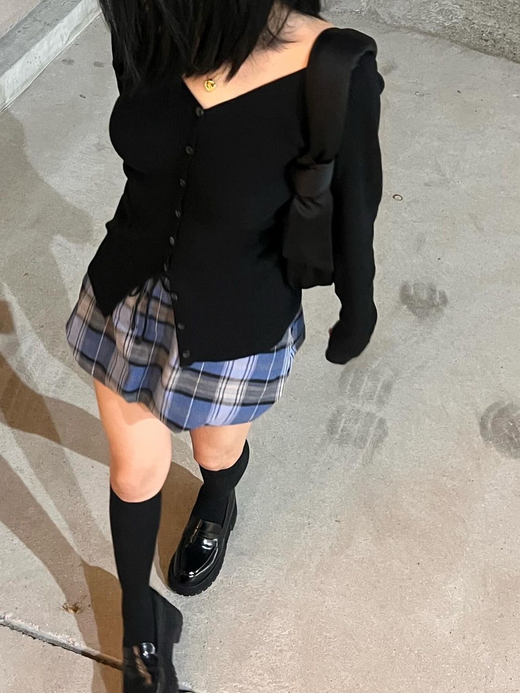 Nieeh Mini Balloon Skirt Blue, Nieeh Mini Balloon Skirt Black 착용 스타일