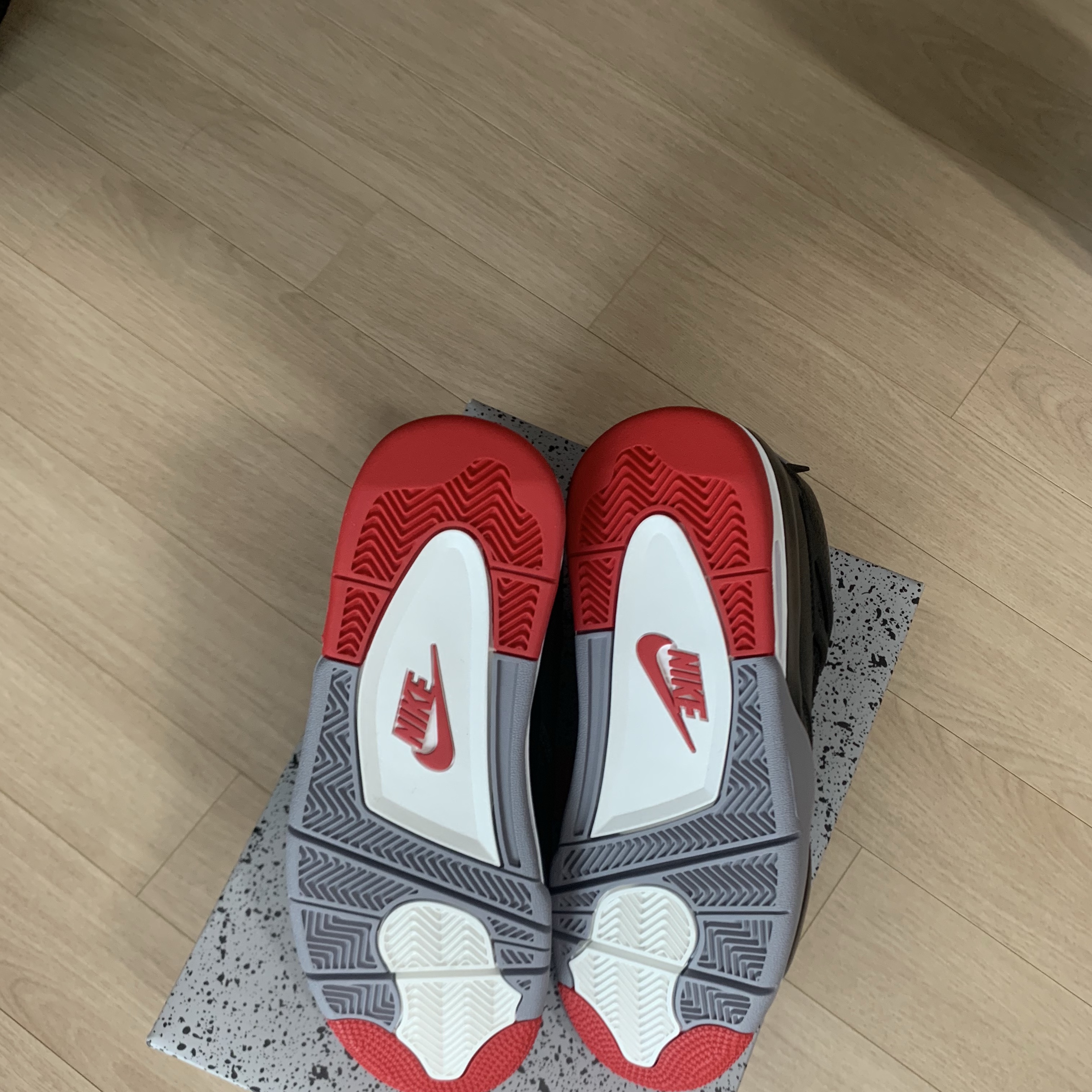 Jordan 4 Retro Bred Reimagined 착용 스타일 - 5