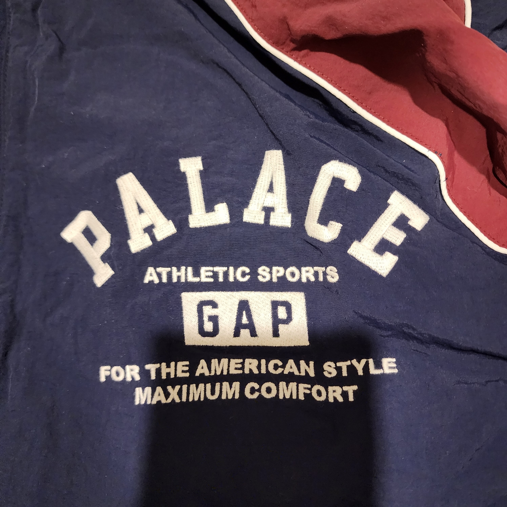 Palace x Gap Nylon Track Top Navy Red - 24SS 착용 스타일 - 3