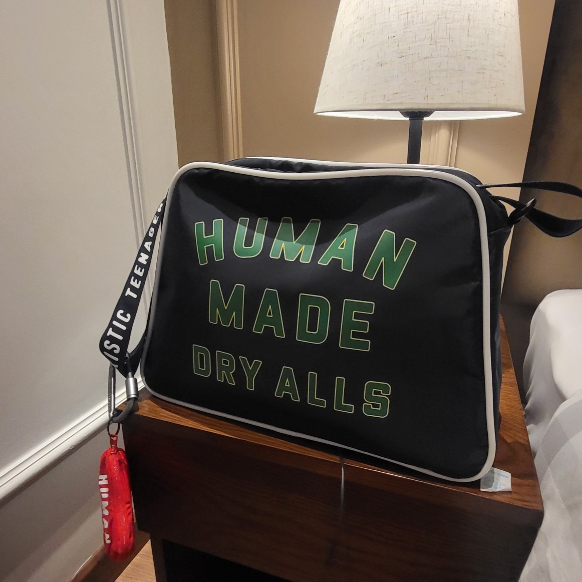 Human Made Shoulder Bag Navy 착용 스타일