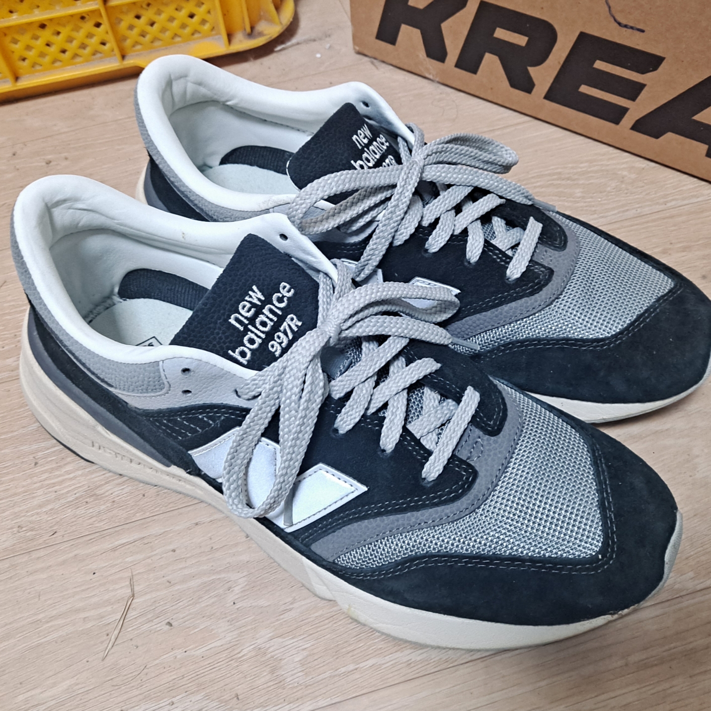 New Balance 997R Black Grey 착용 스타일