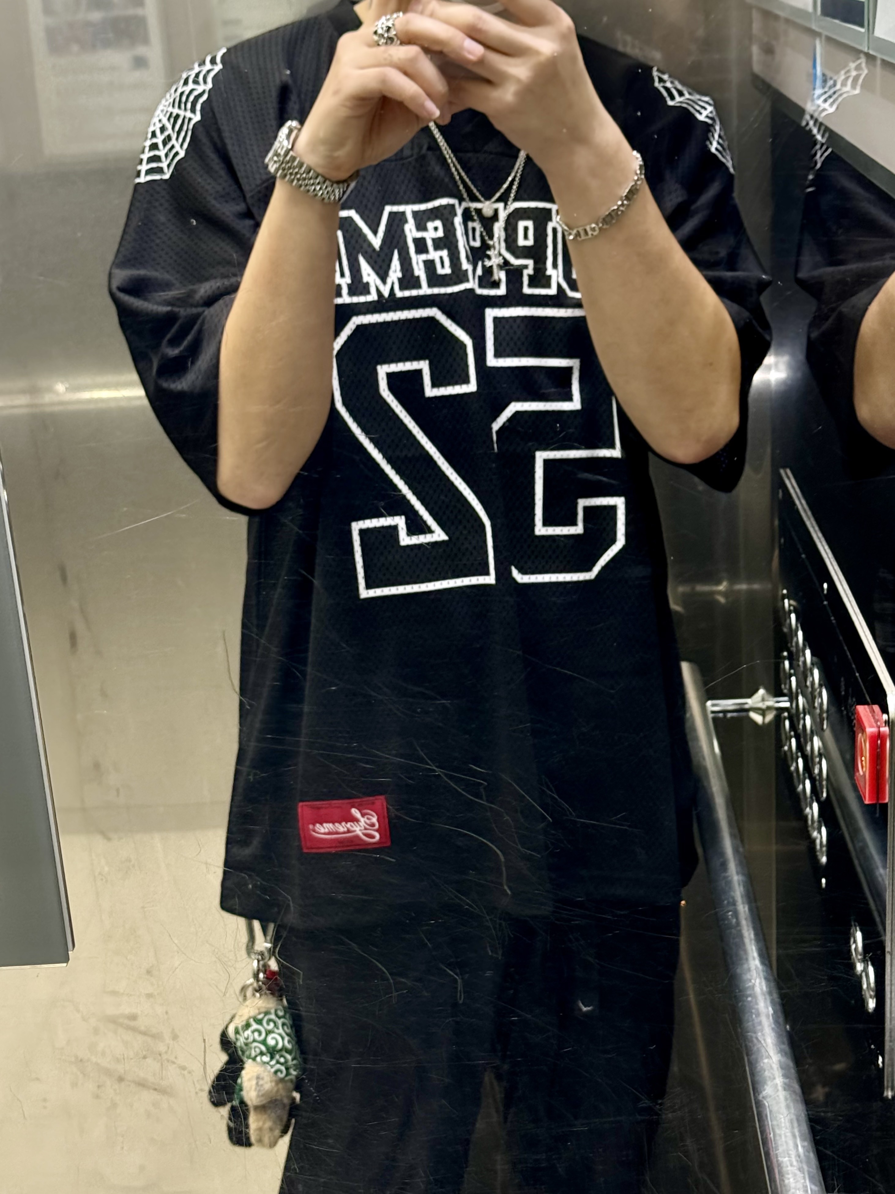 Supreme Spiderweb Football Jersey Black - 24SS 착용 스타일