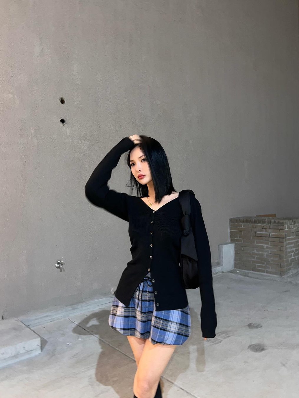 Nieeh Mini Balloon Skirt Blue, Nieeh Mini Balloon Skirt Black 착용 스타일