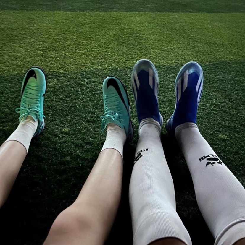 Adidas X Crazyfast.1 TF Bright Royal 착용 스타일