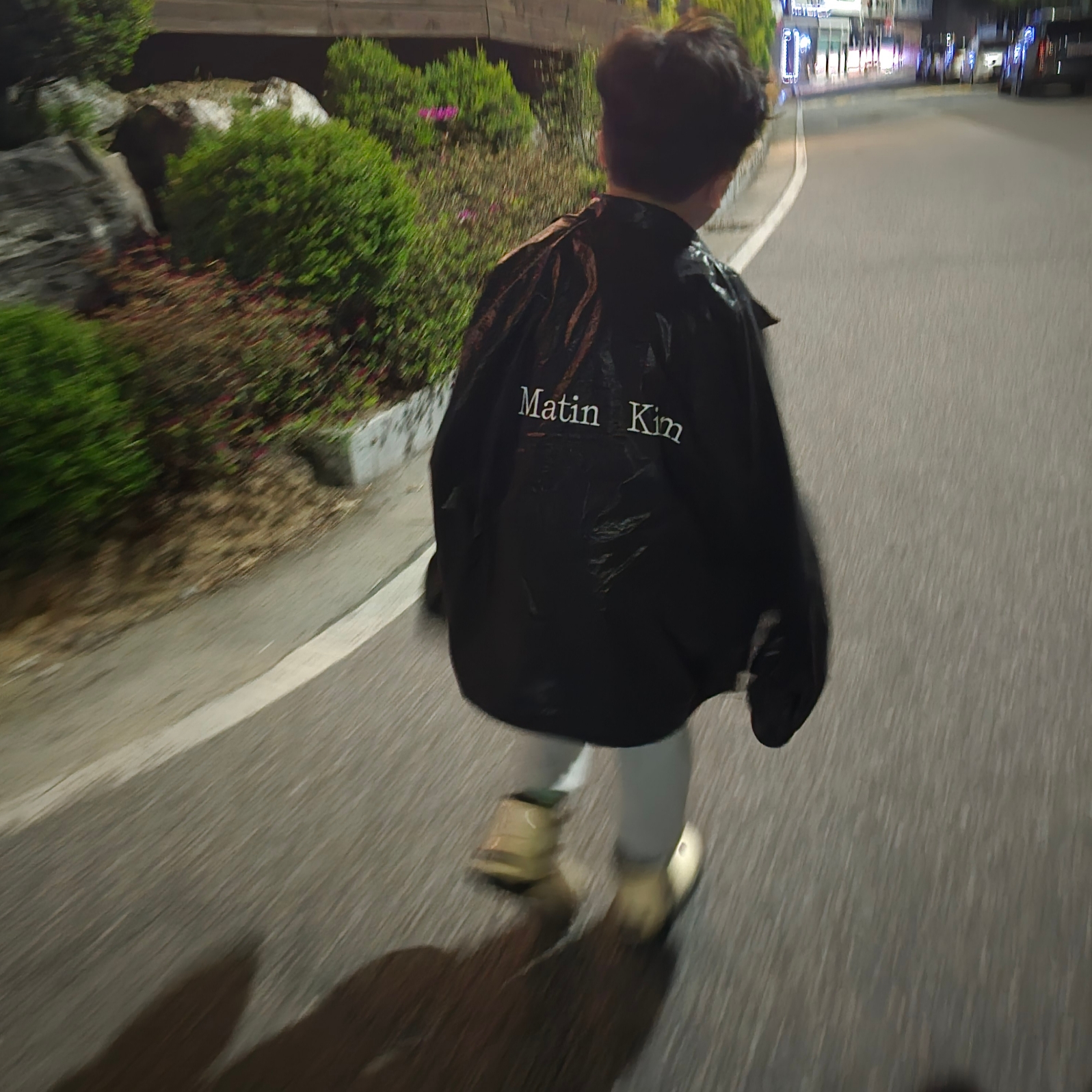 (W) Matin Kim Logo Coating Jumper Ivory 착용 스타일 - 3