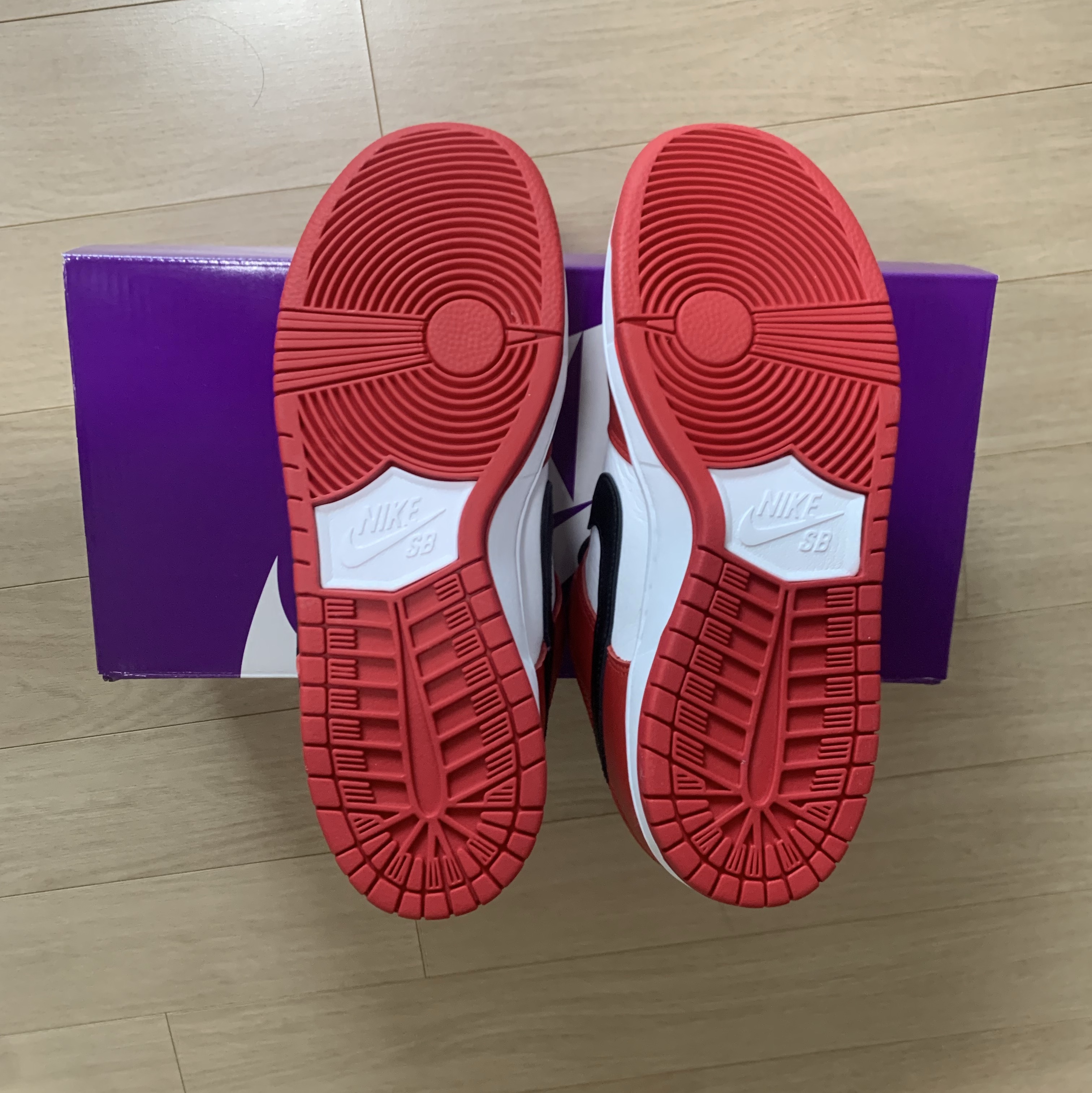 Nike SB Dunk Low Pro Chicago 착용 스타일 - 5