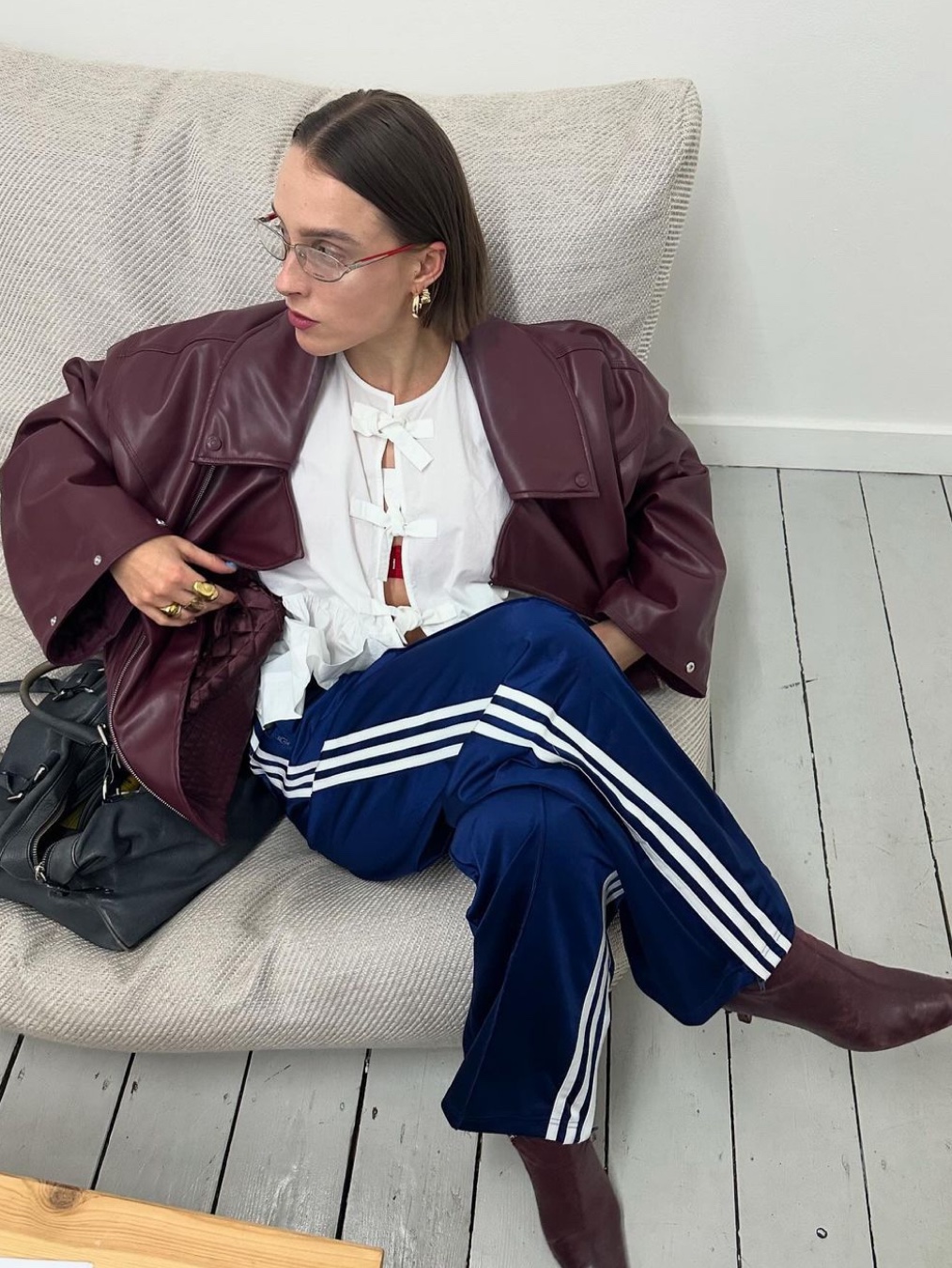 (W) Adidas Originals Firebird Loose Track Pants Black - KR Sizing, (W) Adidas Originals Beckenbauer Track Pants Shadow Brown - KR Sizing 착용 스타일 - 9