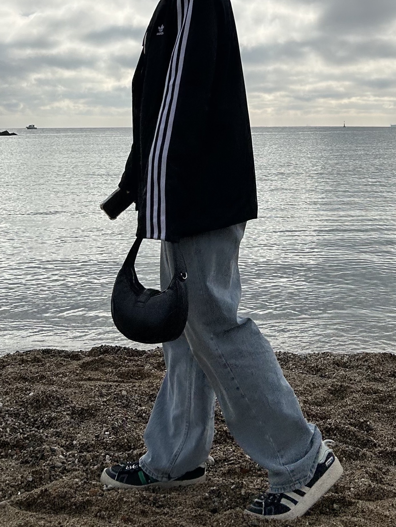 (W) Adidas Classics 3-Stripes Blazer - KR Sizing, Adidas x Song for the Mute Campus 80s Core Black Cream White 착용 스타일 - 3