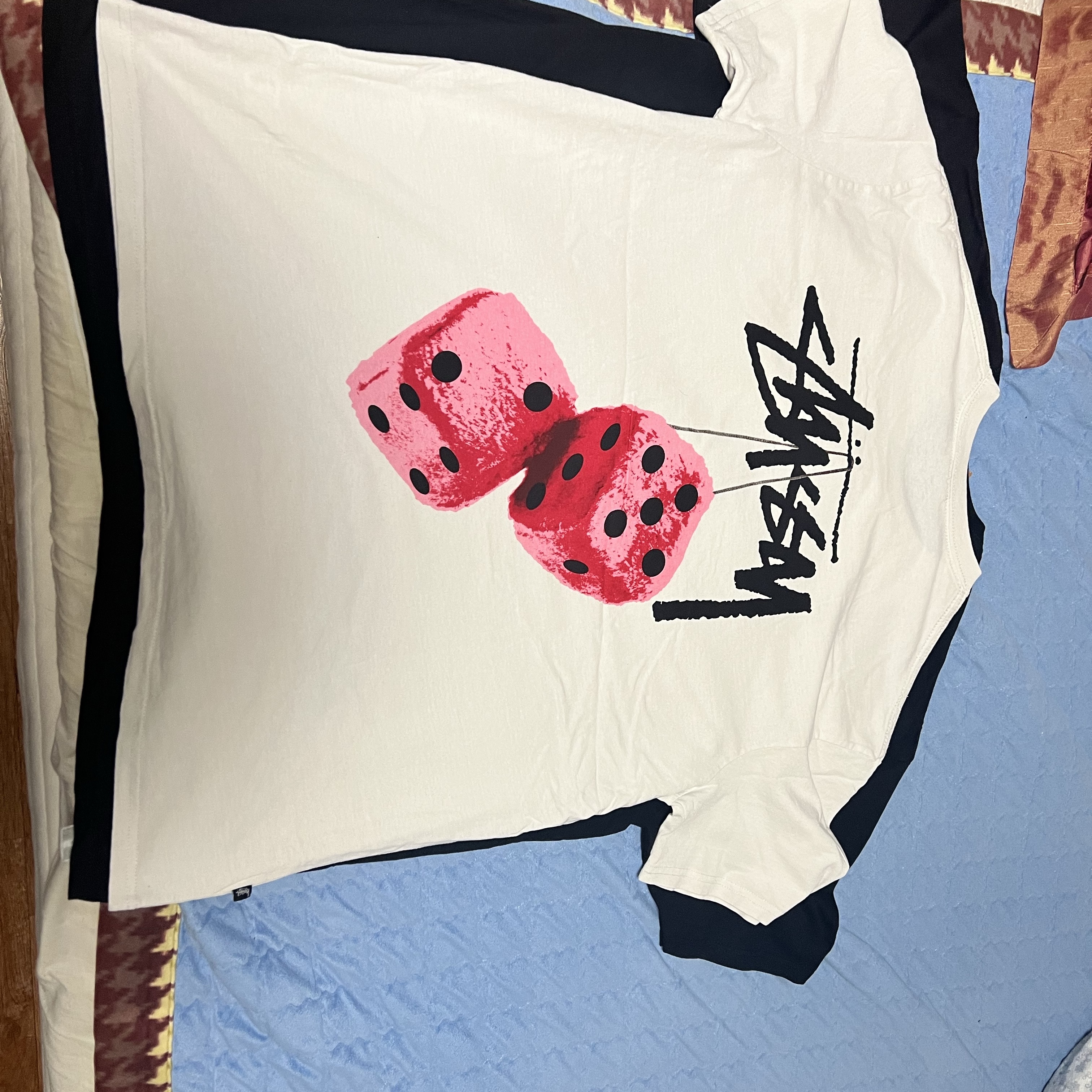 Stussy Fuzzy Dice T-Shirt White, Stussy Melted T-Shirt Black 착용 스타일 - 2