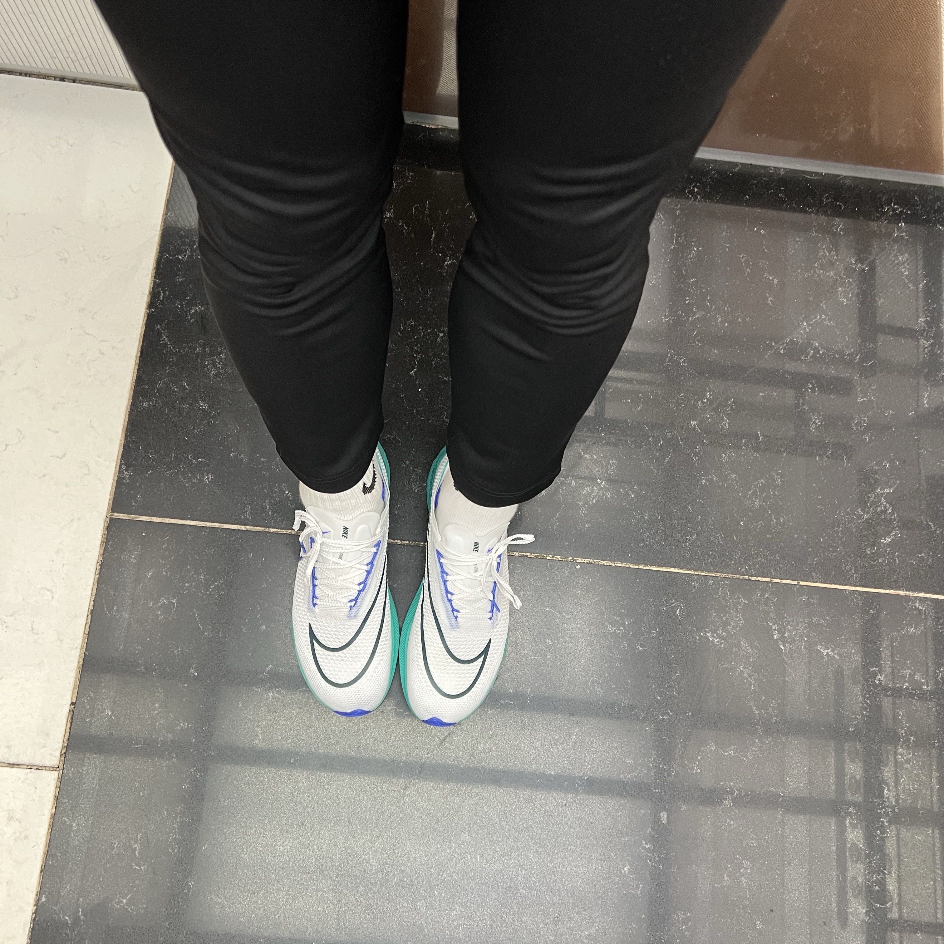 Nike ZoomX Streakfly White Clear Jade 착용 스타일 - 1