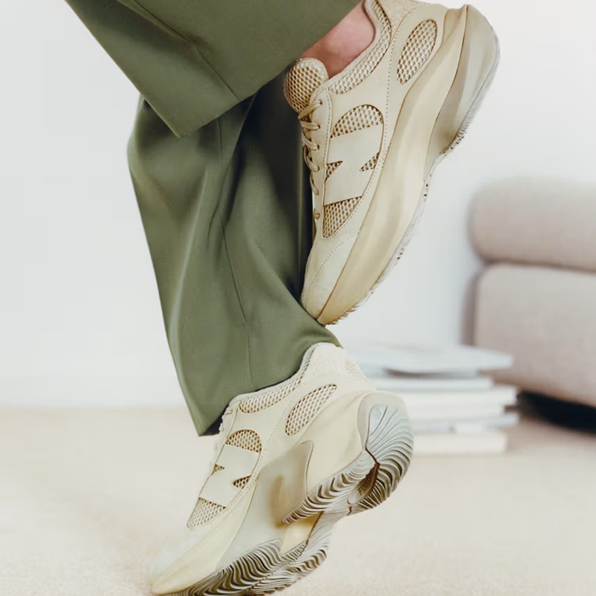 New Balance x Auralee WRPD Runner Phantom Outerspace, New Balance x Auralee WRPD Runner Bone Timberwolf 착용 스타일 - 4