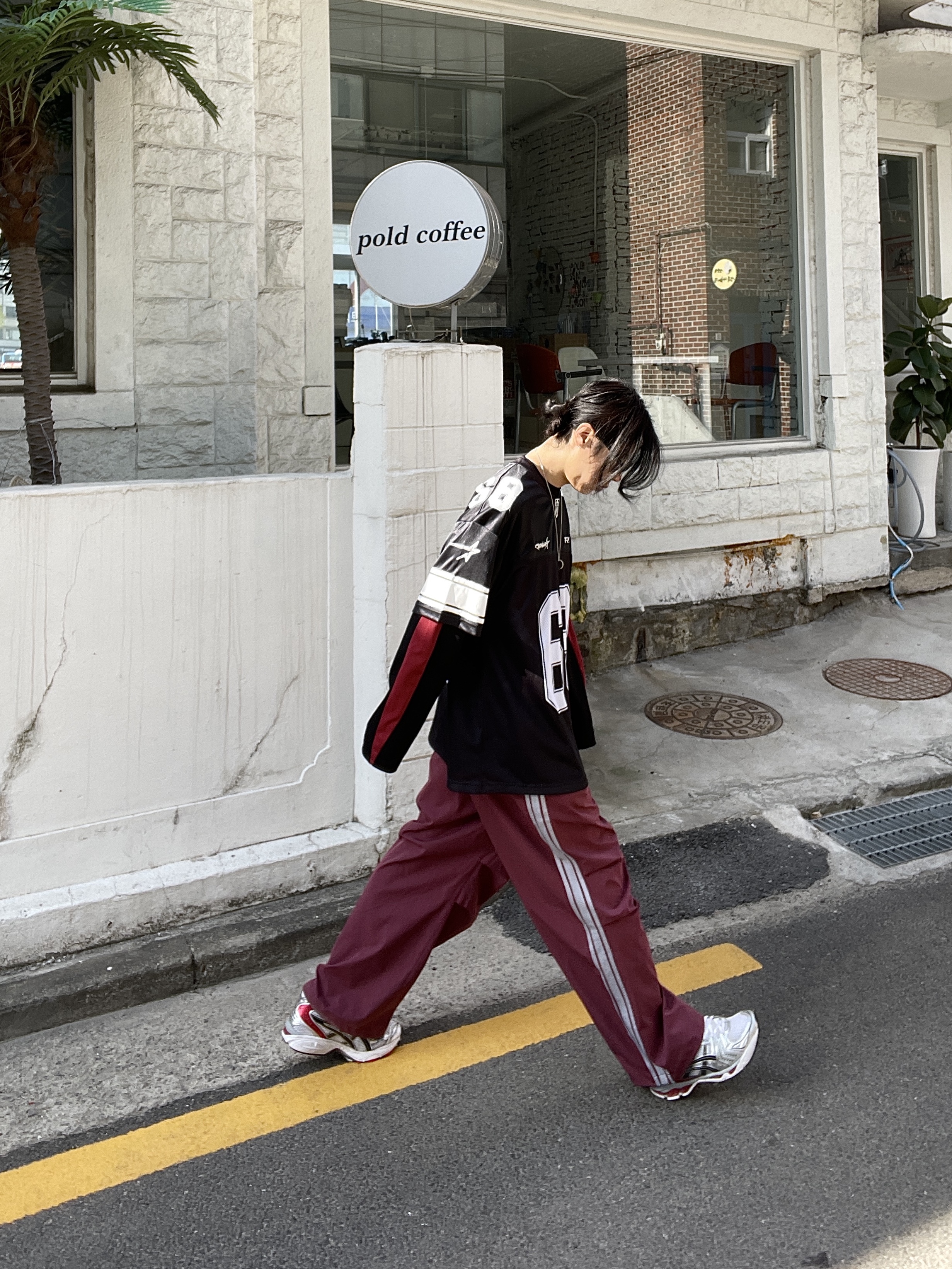 Asics Gel-Kayano 14 White Classic Red, Gentle Monster x Maison Margiela MM007 Black Black 착용 스타일 - 2