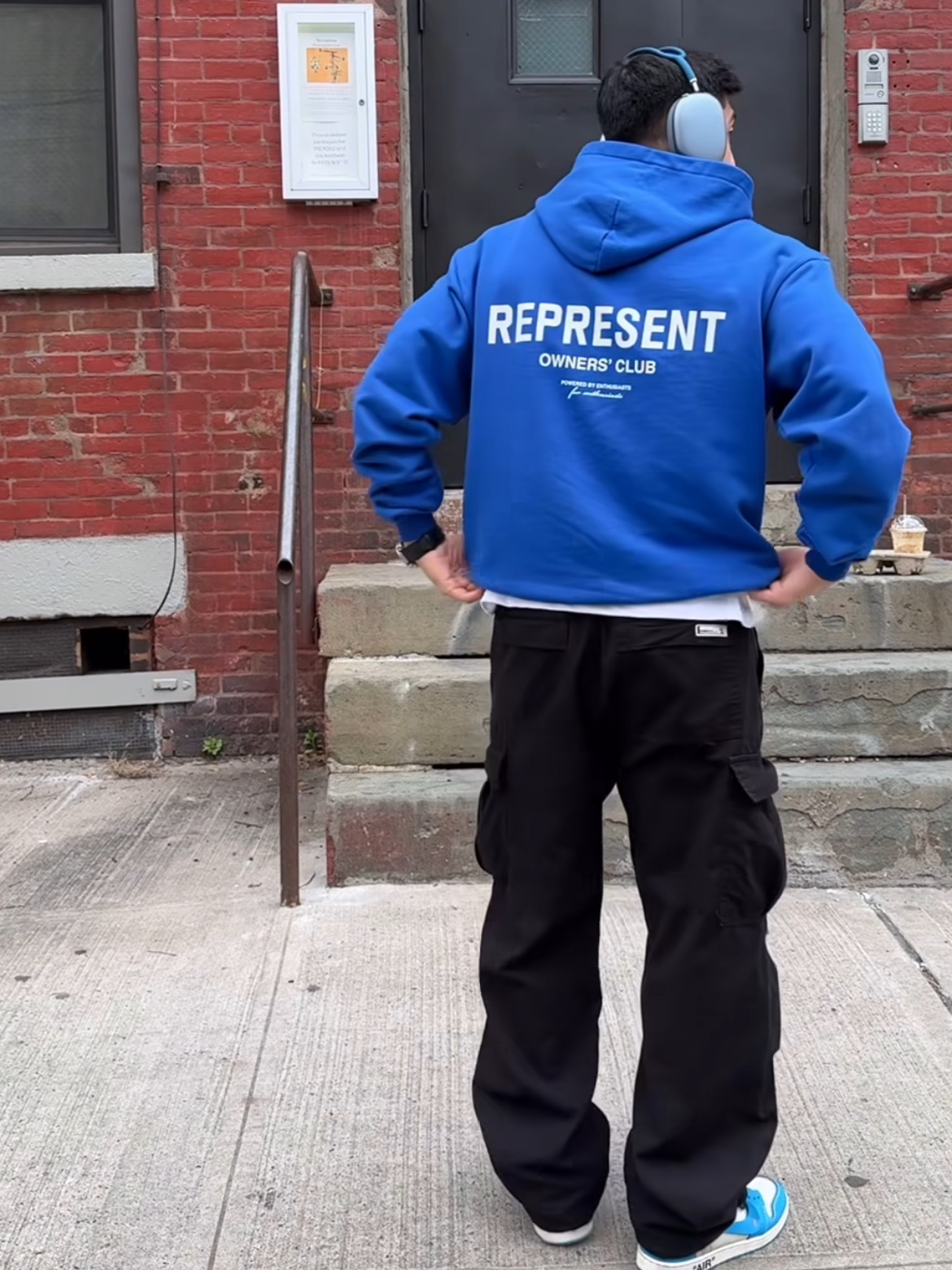 Represent Owners Club Hoodie Cobalt Blue 착용 스타일 - 1