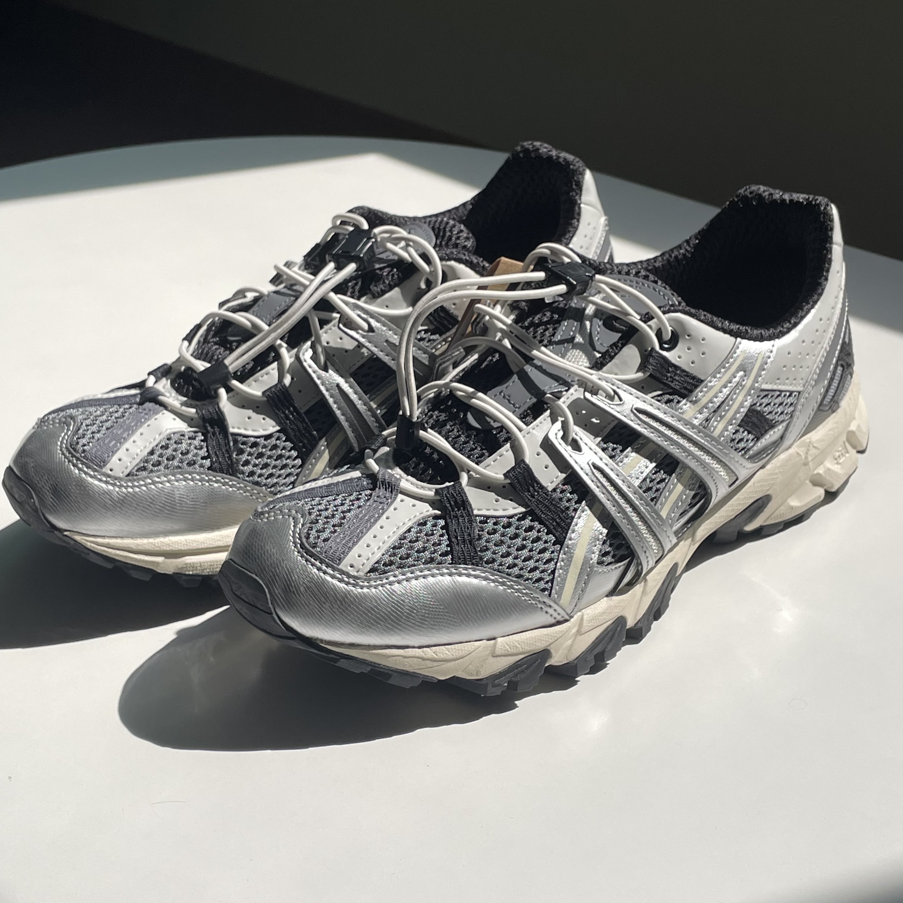 Asics Unlimited Gel-Sonoma 15-50 Steel Grey Pure Silver 착용 스타일 - 2