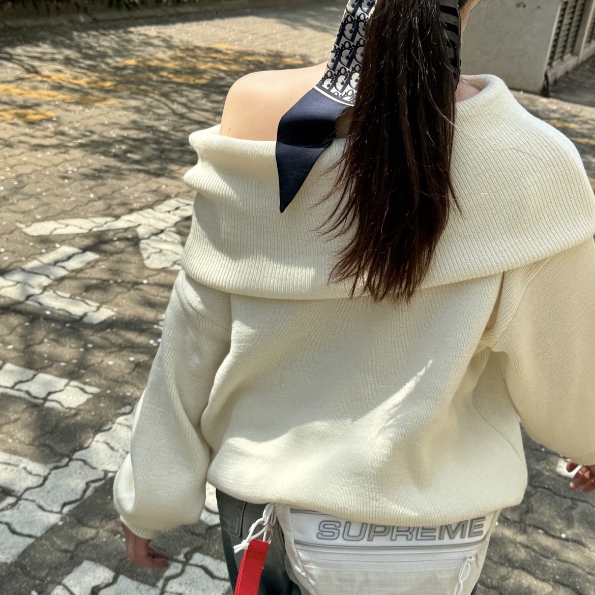 Supreme Waist Bag White - 23FW 착용 스타일 - 2