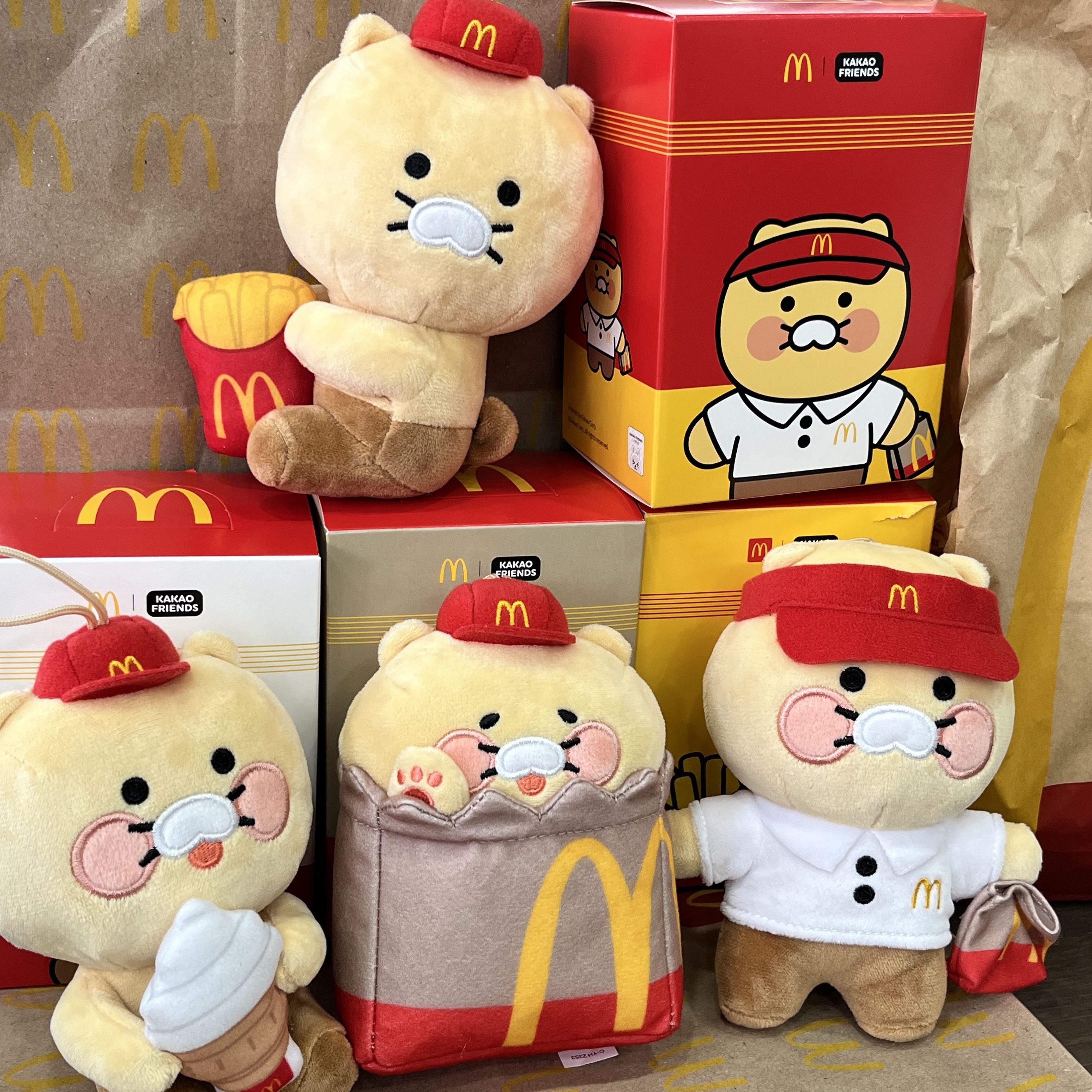 McDonaldโs x Kakao Friends Crew Choonsik Doll, McDonaldโs x Kakao Friends Icecream Cone Choonsik Doll ์ฐฉ์ฉ ์คํ์ผ
