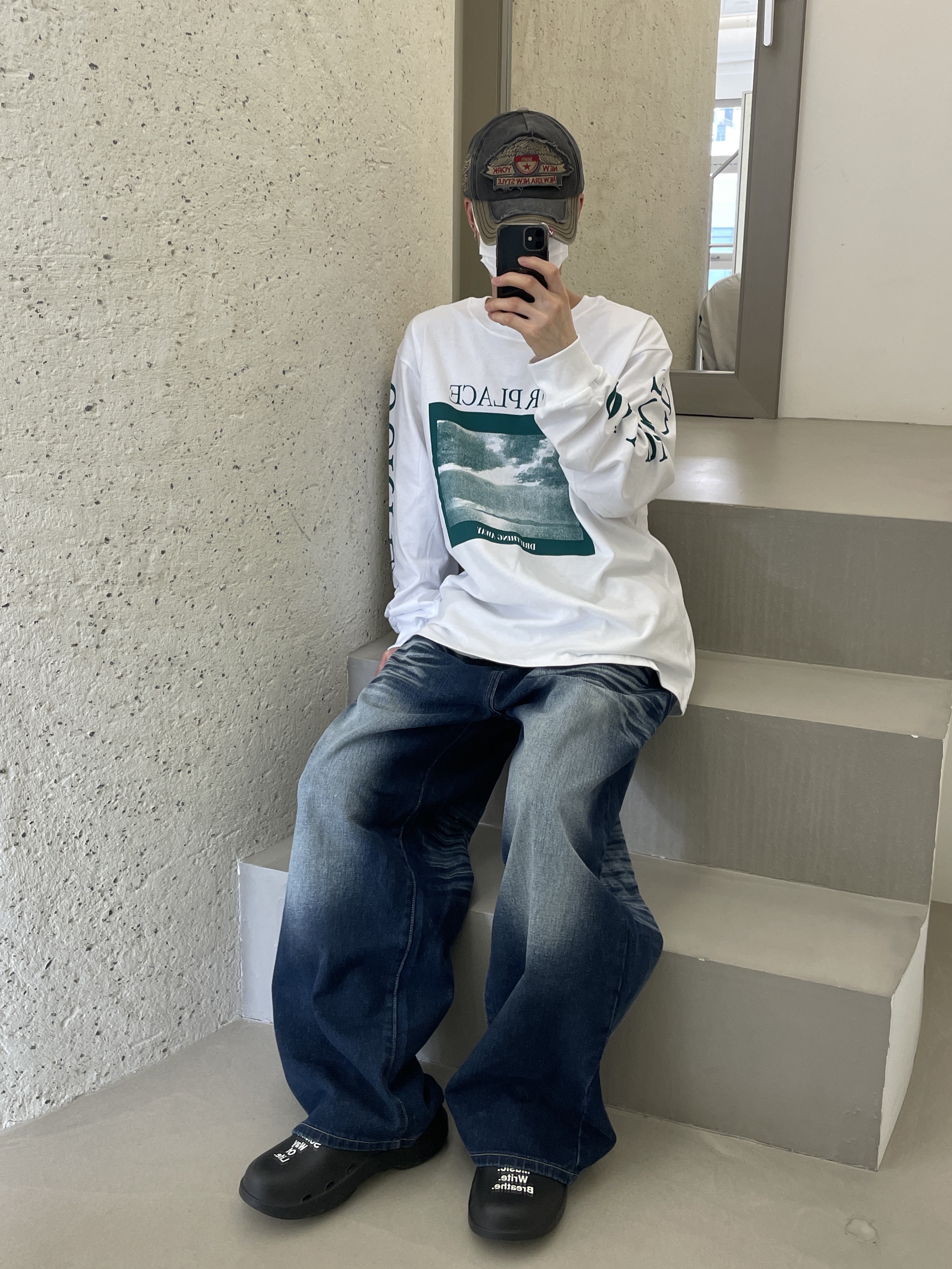 Oofos x Takahiromiyashita The Soloist The Day The Whole World Went Away Clog Black, Oofos x Takahiromiyashita The Soloist The Soloist's Way Of Life Clog Black White 착용 스타일