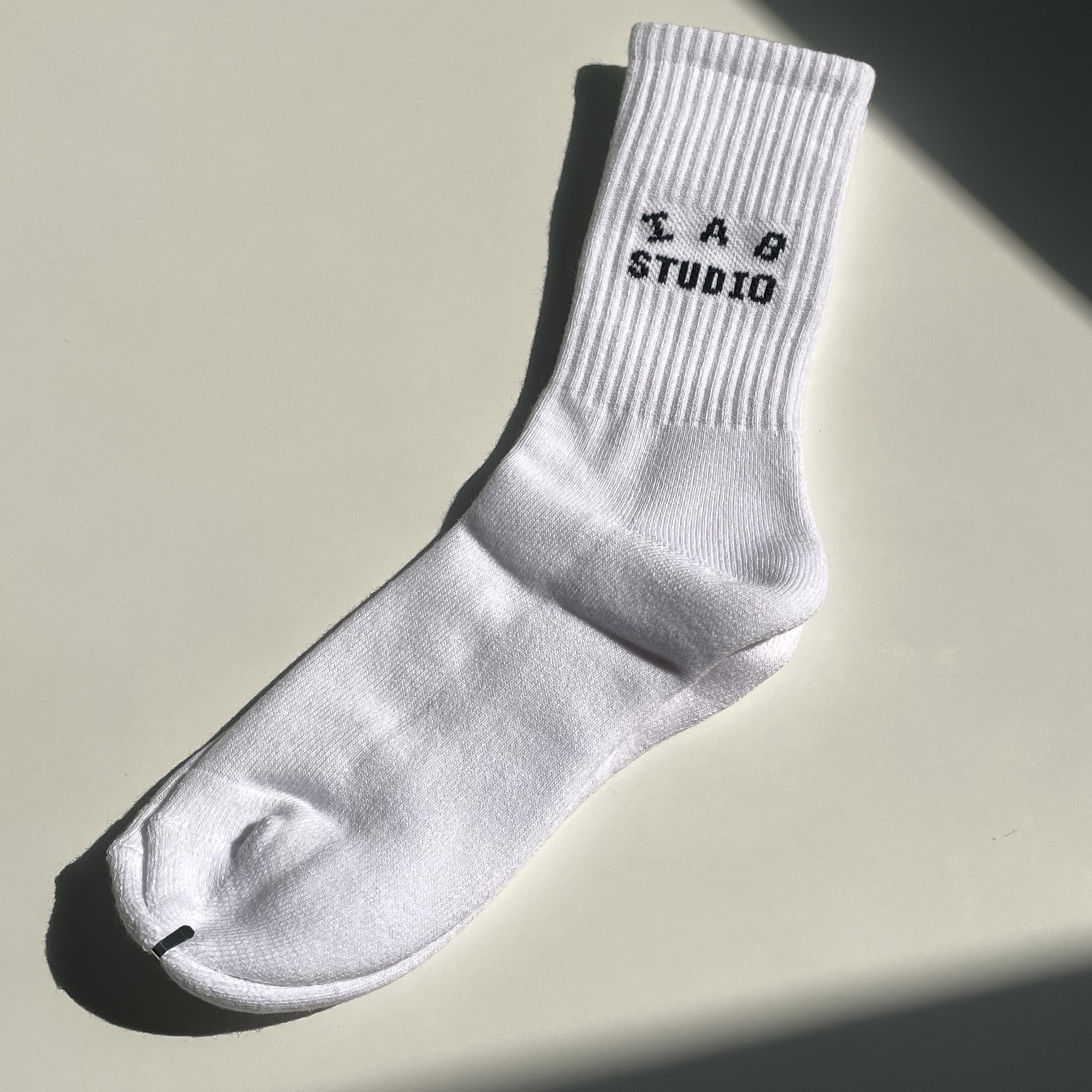 IAB Studio Socks White (5 Pack) 착용 스타일 - 1