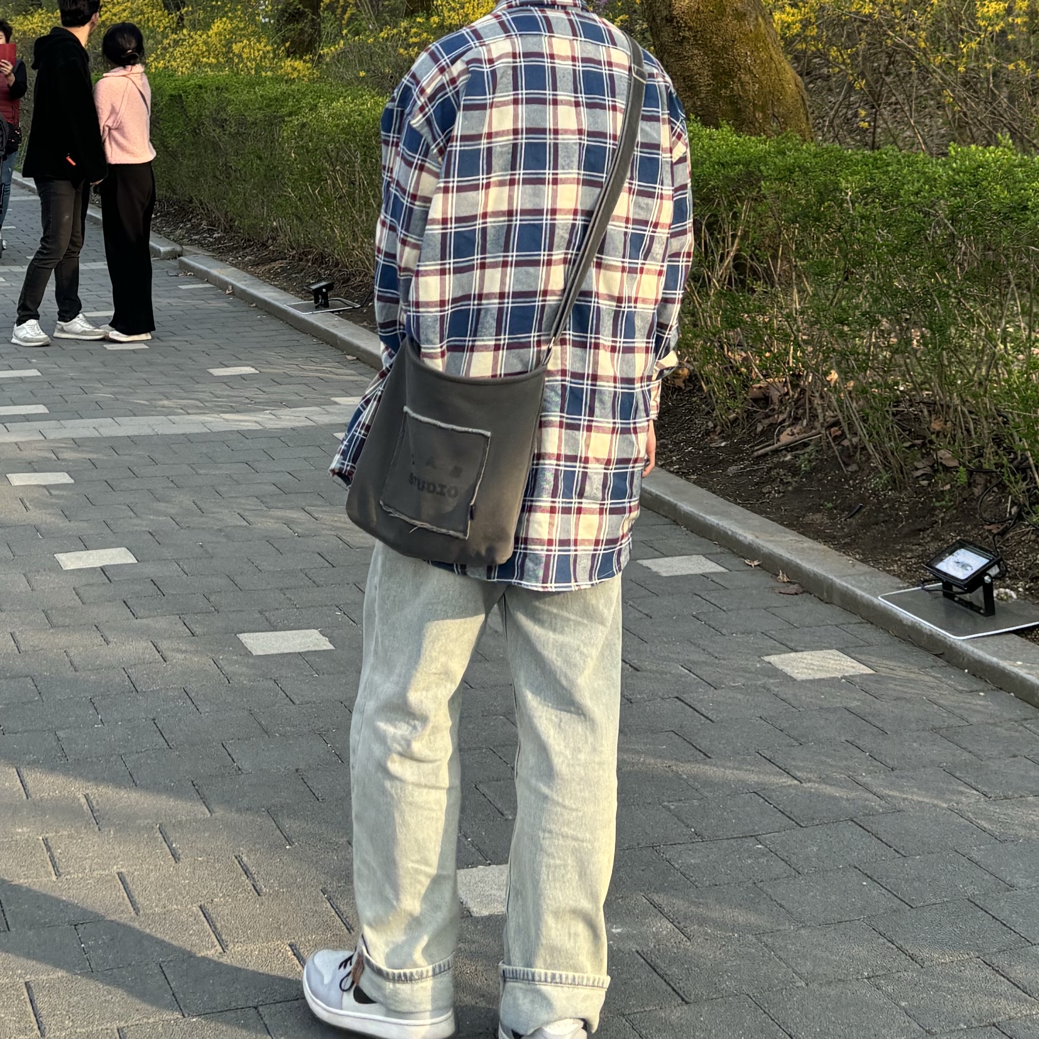 Adidas Beckenbauer Track Top Ambient Sky - KR Sizing, Jordan 1 Low Golf Wolf Grey 착용 스타일 - 4