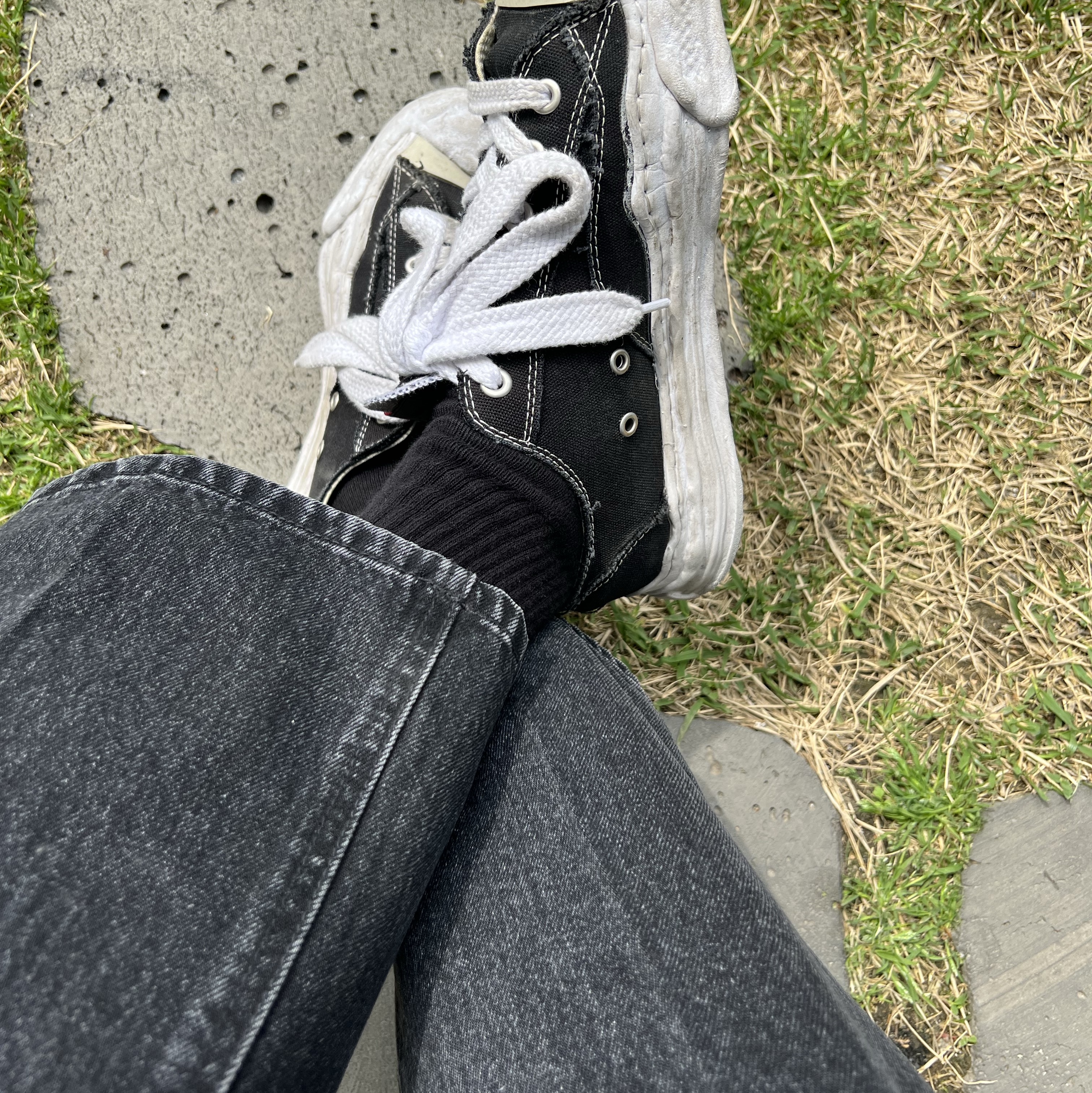 Maison Mihara Yasuhiro Hank OG Sole Canvas Low-top Sneakers Black 착용 스타일