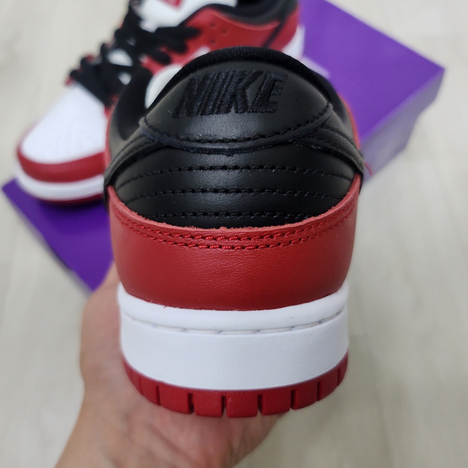 Nike SB Dunk Low Pro Chicago 착용 스타일 - 3