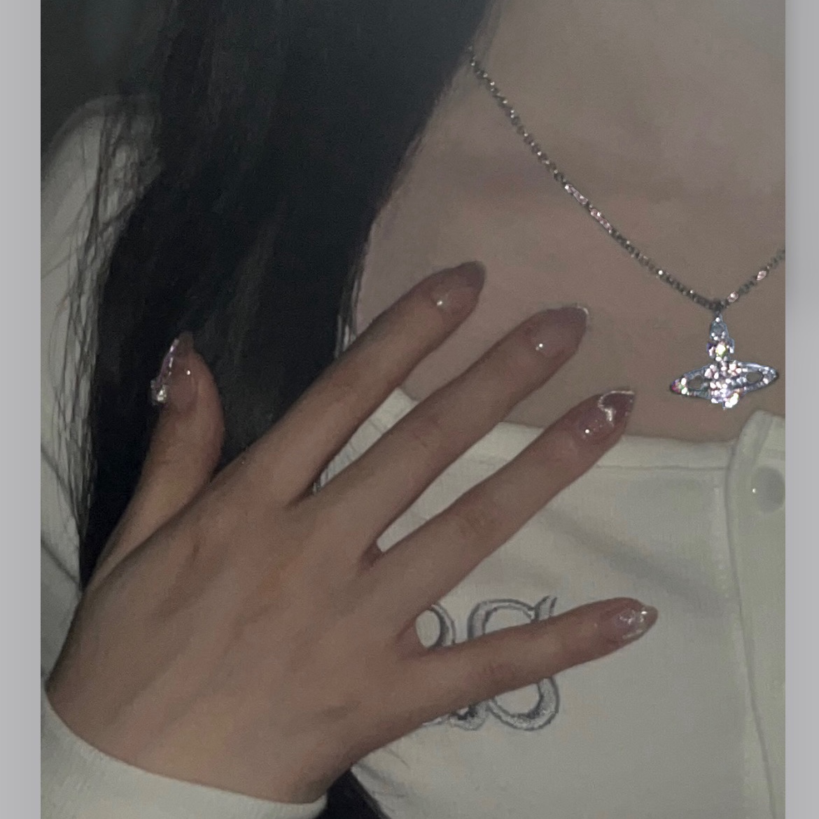 Vivienne Westwood Mini Bas Relief Pendant Silver 착용 스타일