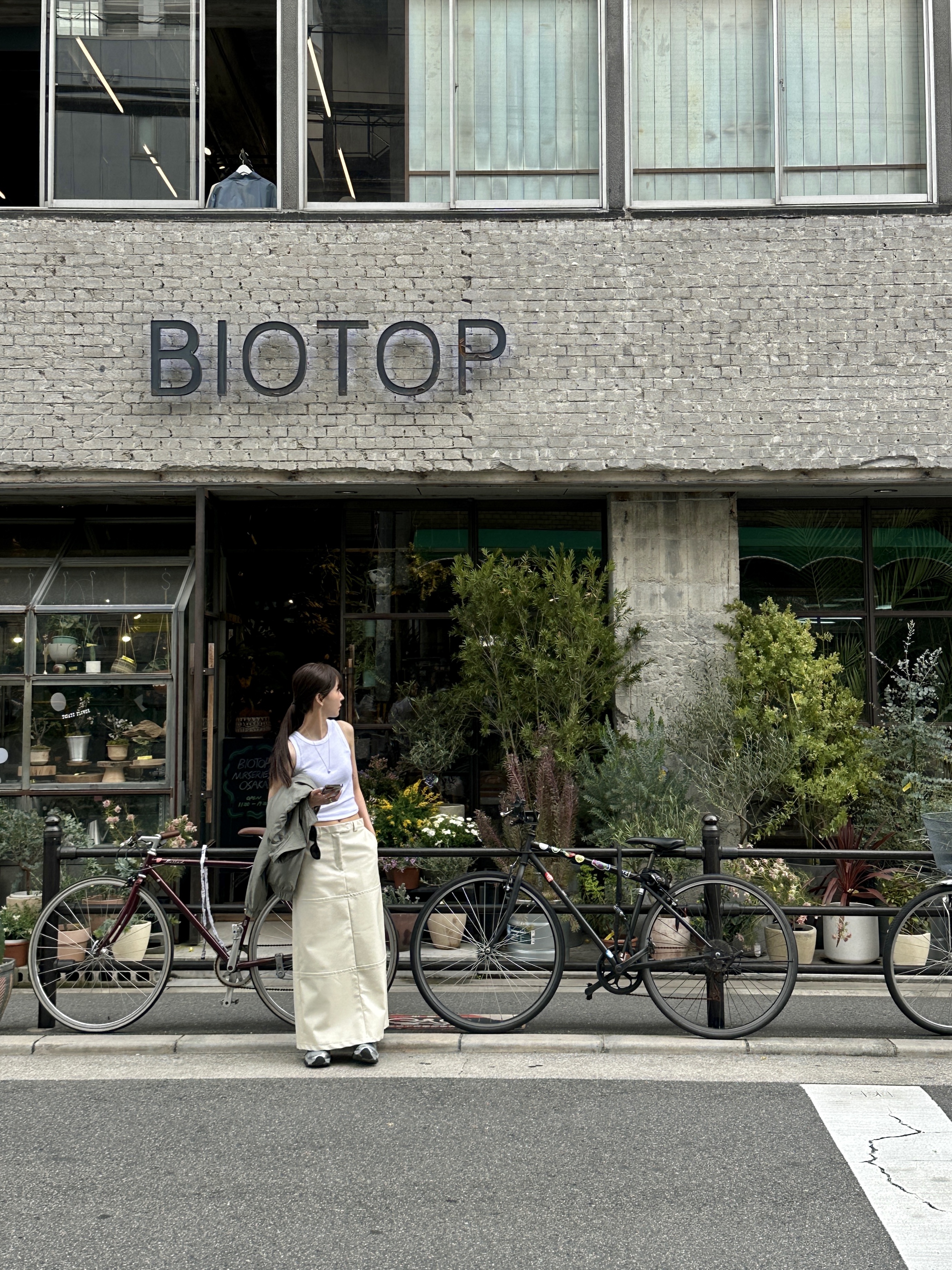 Asics Gel-Quantum Kinetic Mid Grey Pure Silver, Nike NRG Solo Swoosh Satin Bomber Jacket Light Army - US/EU 착용 스타일 - 4