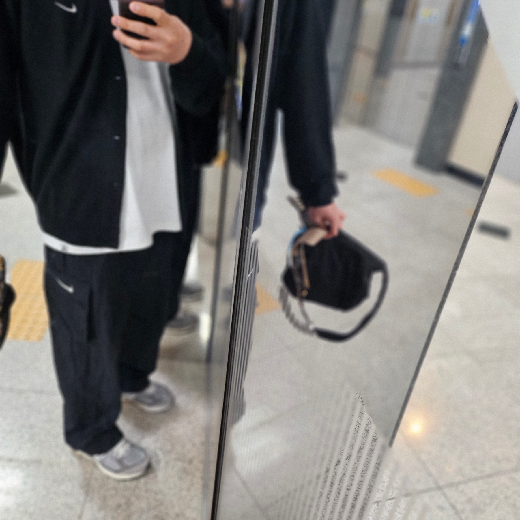 Nike SB Skateboarding Cardigan Black - Asia 착용 스타일
