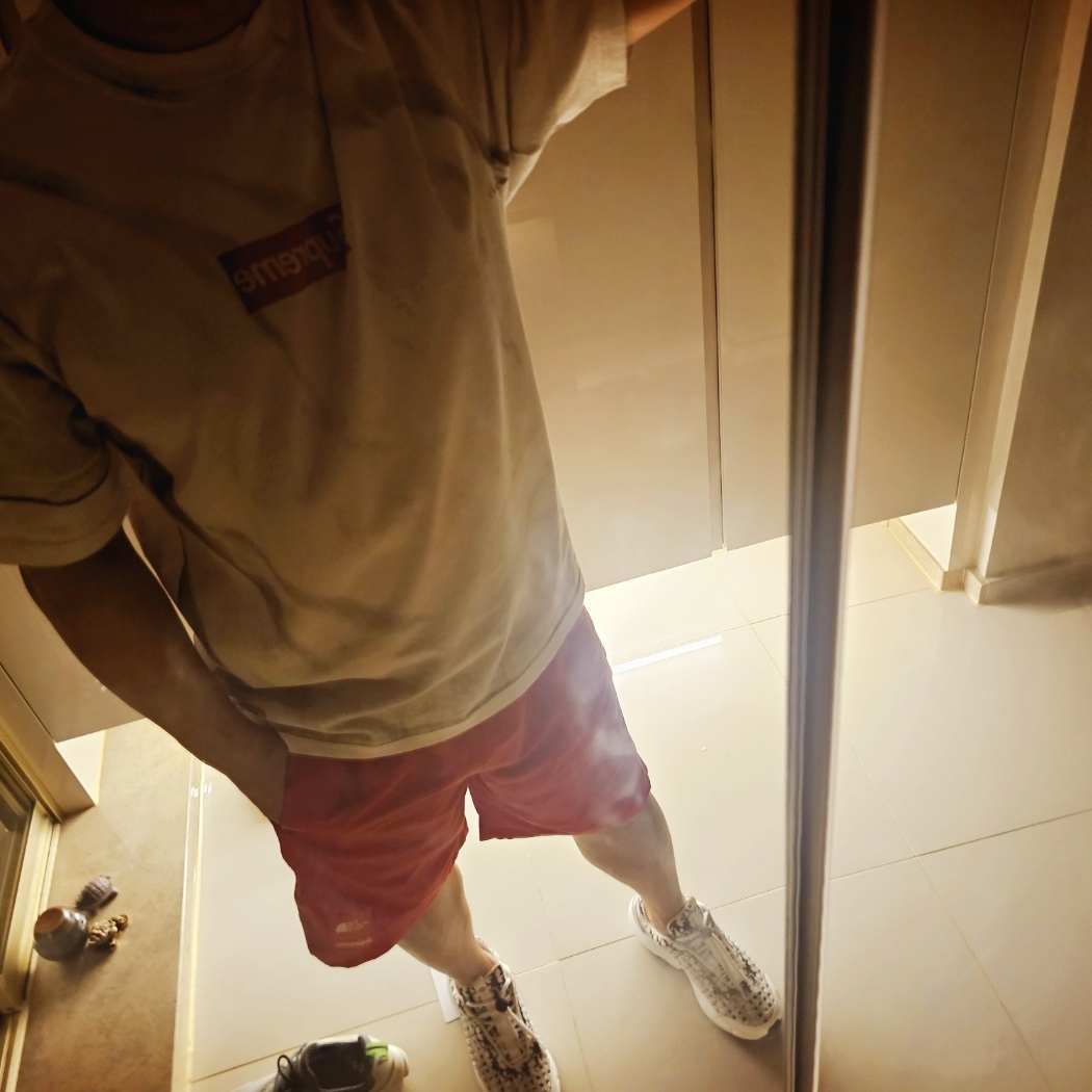 Supreme x The North Face Nylon Shorts Red - 24SS, Supreme x MM6 Maison Margiela Box Logo T-Shirt White - 24SS 착용 스타일 - 1
