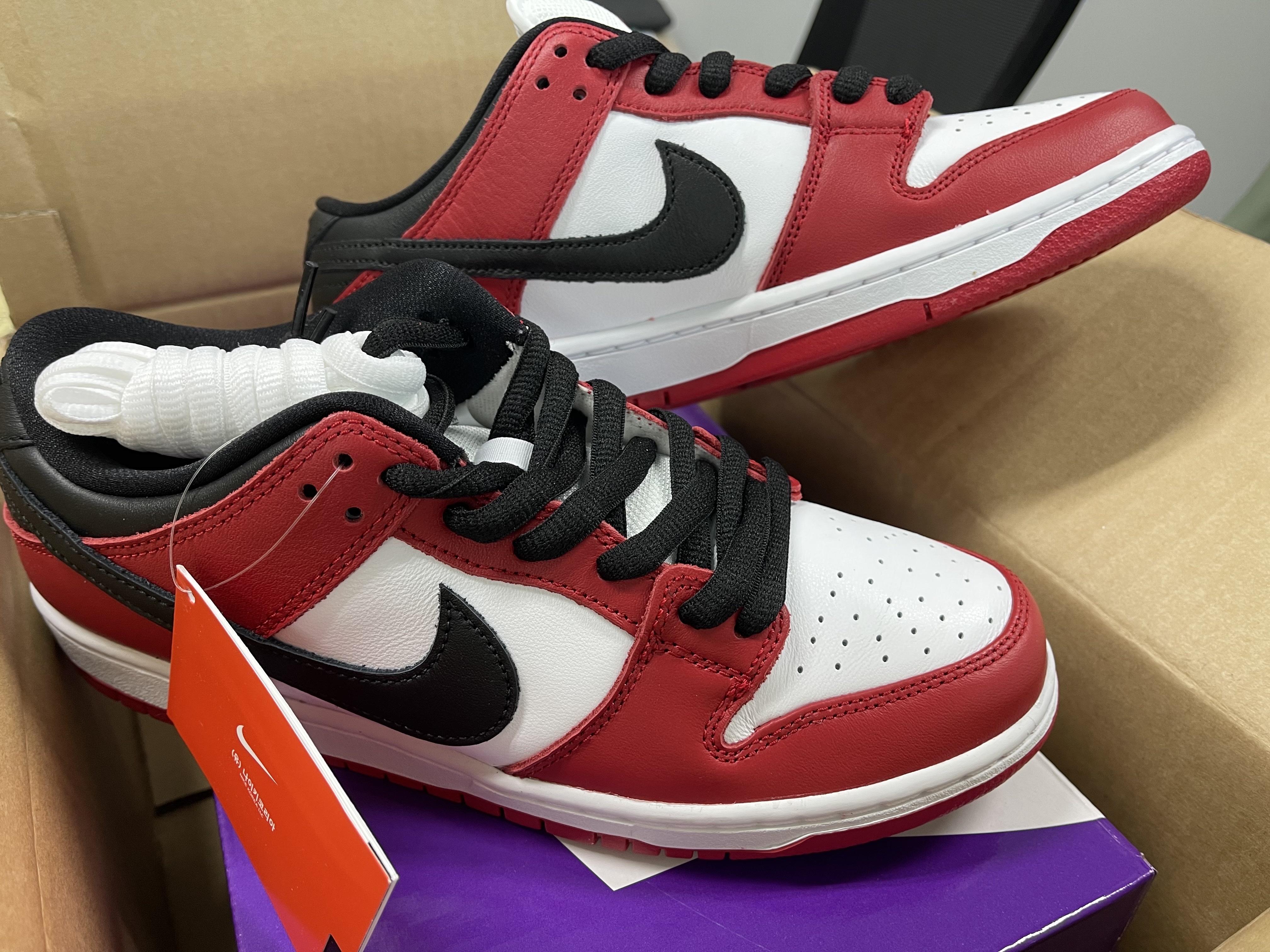 Nike SB Dunk Low Pro Chicago 착용 스타일 - 2