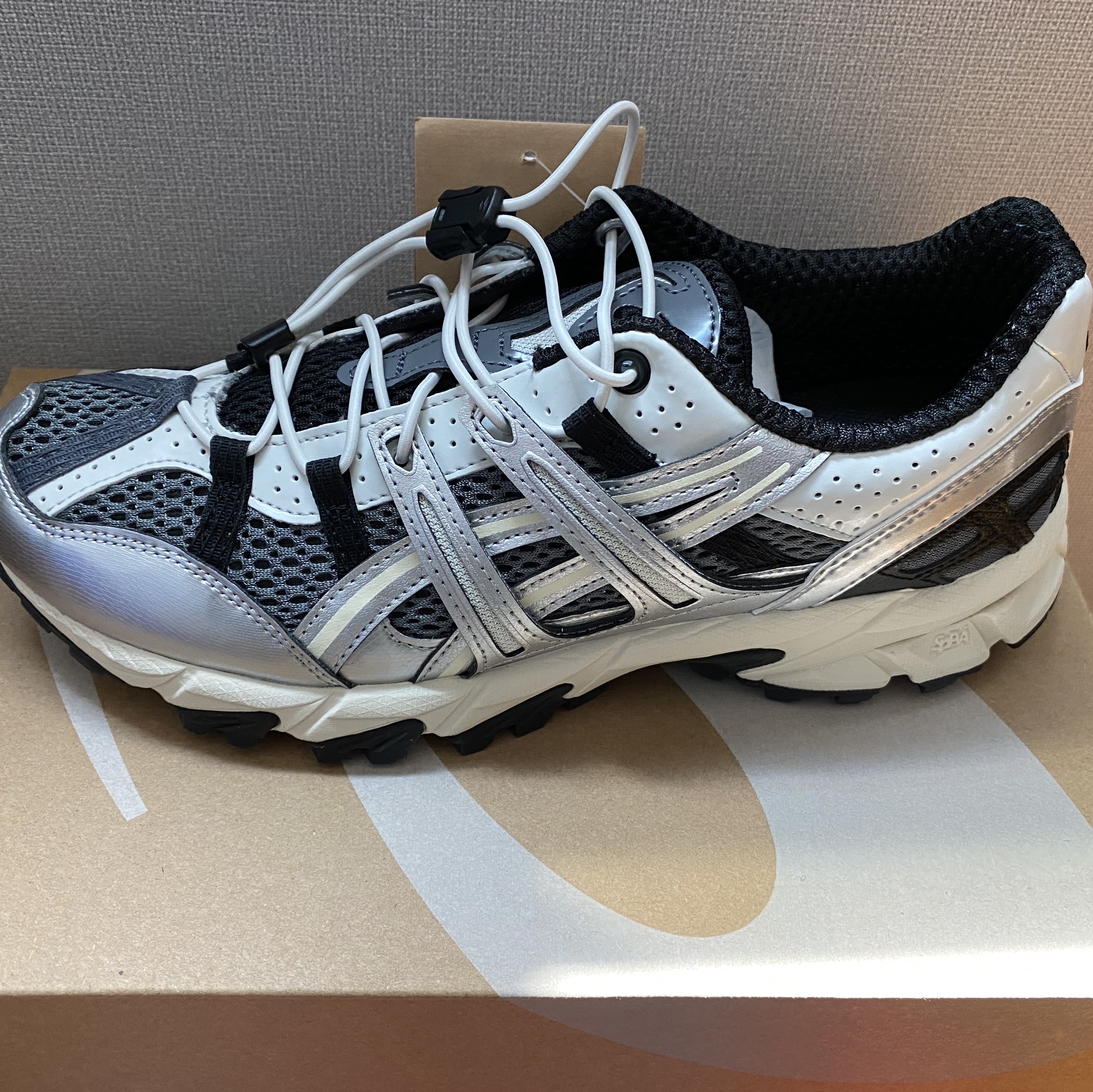 Asics Unlimited Gel-Sonoma 15-50 Steel Grey Pure Silver 착용 스타일