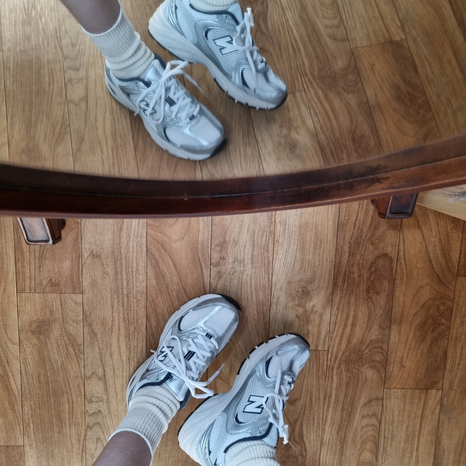 New Balance 530 Steel Grey 착용 스타일 - 2