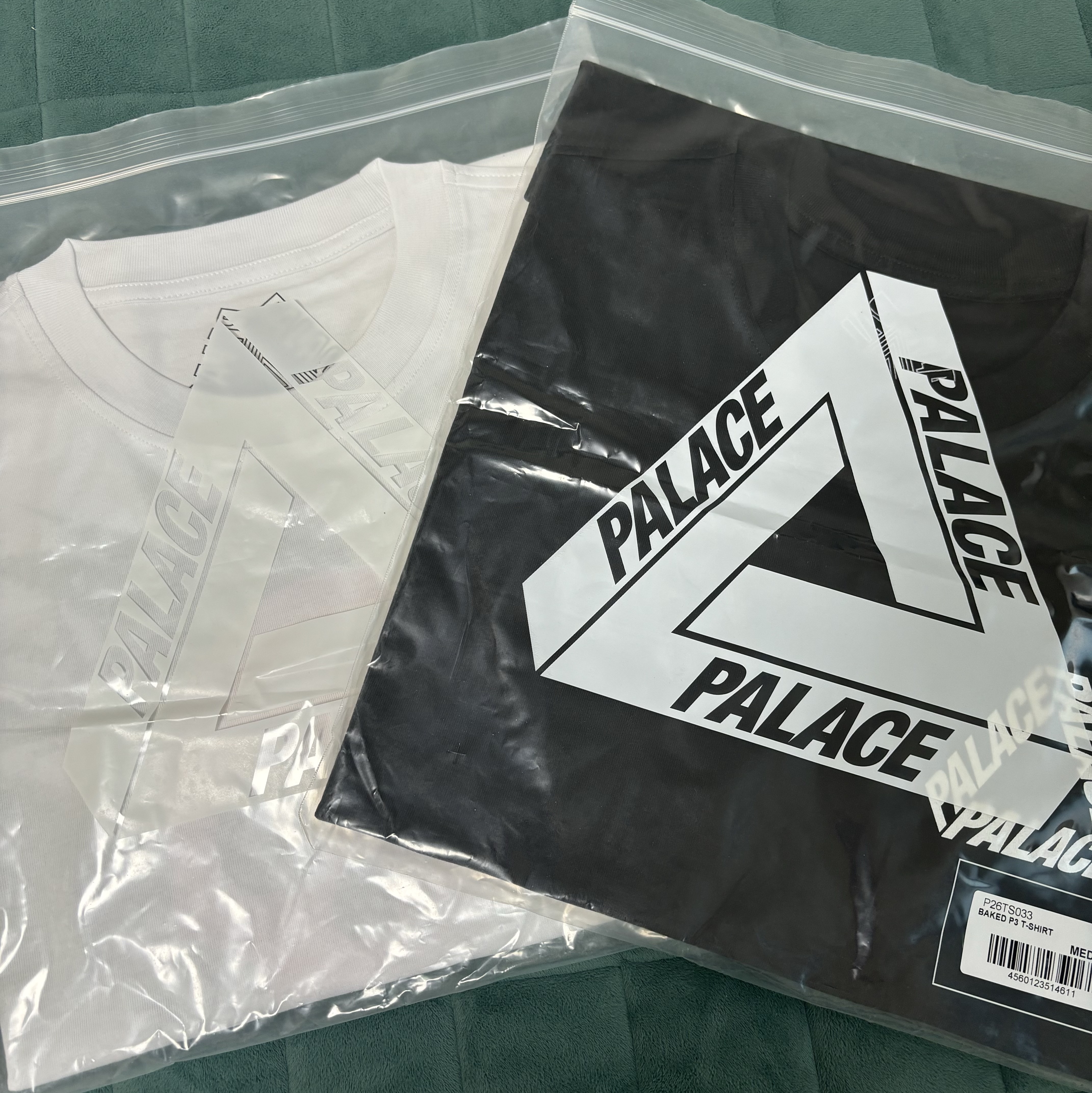 Palace Baked P-3 T-Shirt White - 24SS, Palace Baked P-3 T-Shirt Black - 24SS 착용 스타일