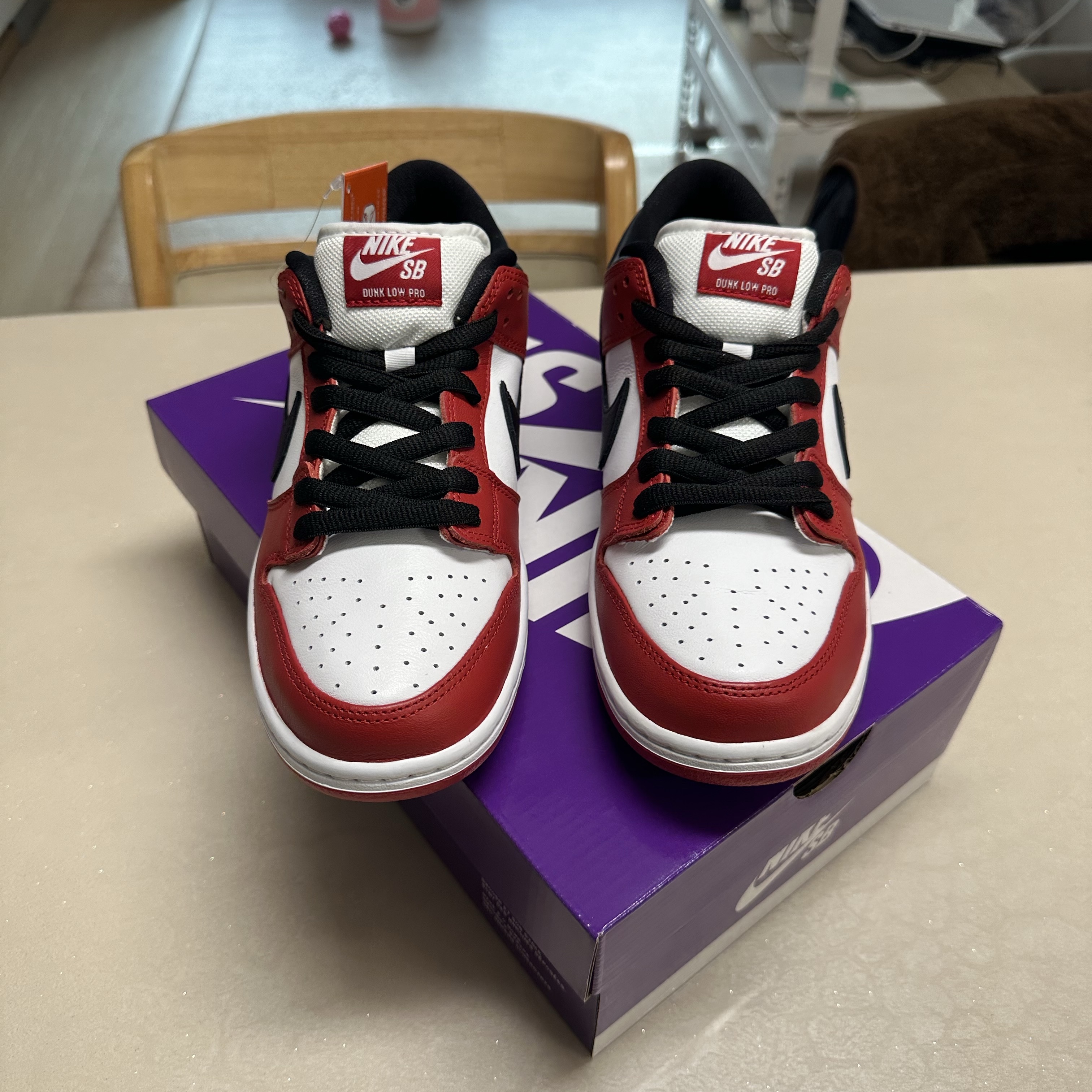 Nike SB Dunk Low Pro Chicago 착용 스타일 - 3