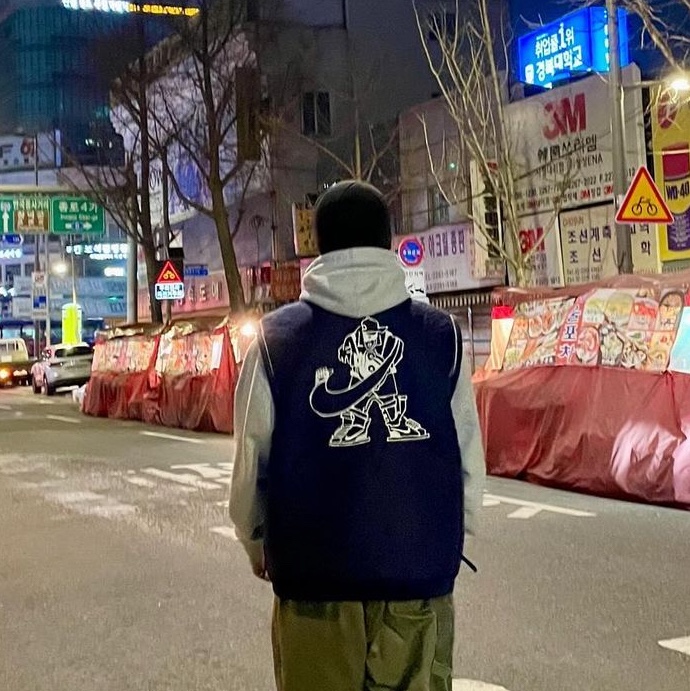 Nike x Cav Empt Vest Navy 착용 스타일 - 2