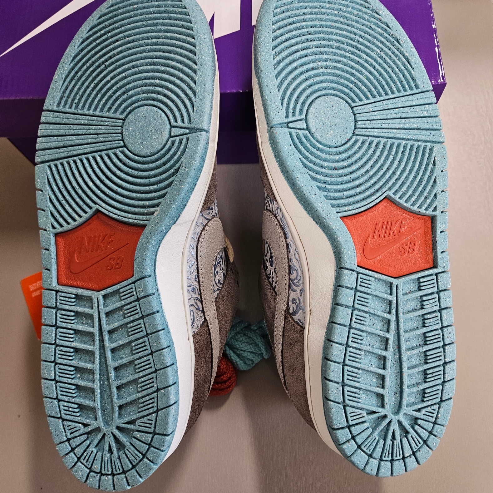 Nike SB Dunk Low Pro Big Money Saving 착용 스타일 - 4