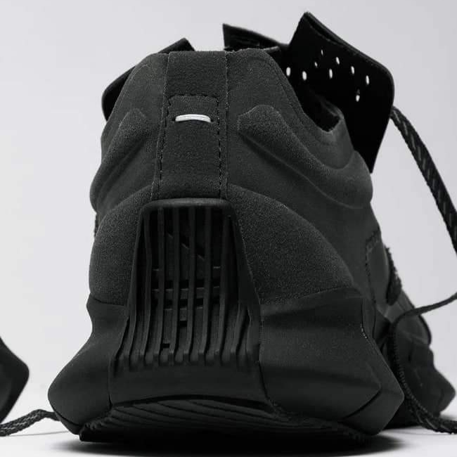 Reebok x Maison Margiela Zig 3D Storm Memory of Shoes Black 착용 스타일 - 2