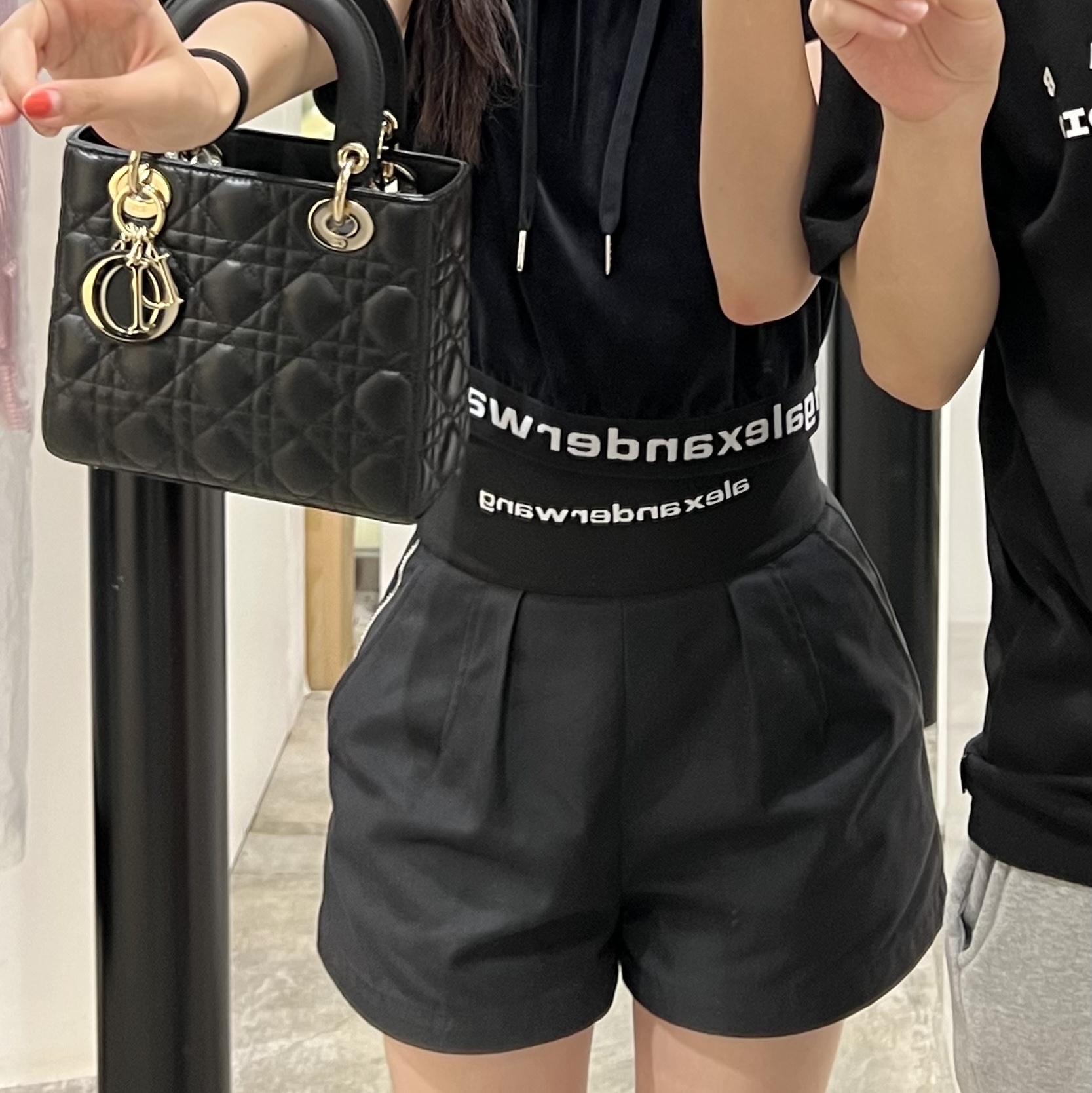 (W) Alexander Wang Cap Sleeve Hoodie in Stretch Corduroy Black, (W) Alexander Wang Safari Shorts in Cotton Tailoring Black 착용 스타일 - 3