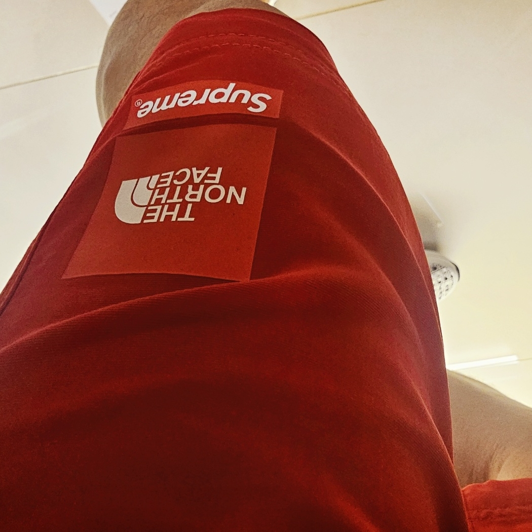 Supreme x The North Face Nylon Shorts Red - 24SS, Supreme x MM6 Maison Margiela Box Logo T-Shirt White - 24SS 착용 스타일 - 2