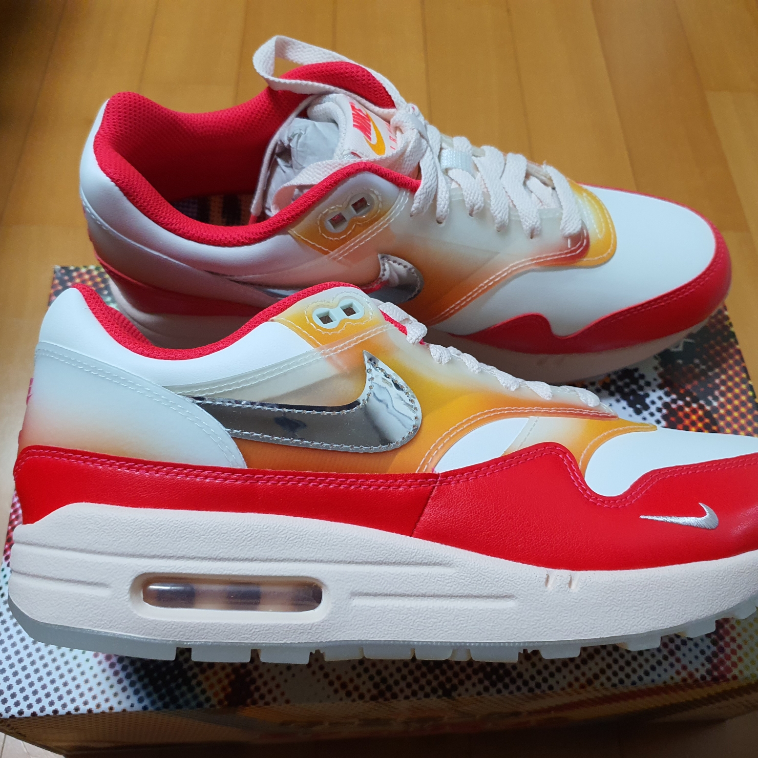 (W) Nike Air Max 1 '87 PRM Sail Siren Red 착용 스타일 - 2
