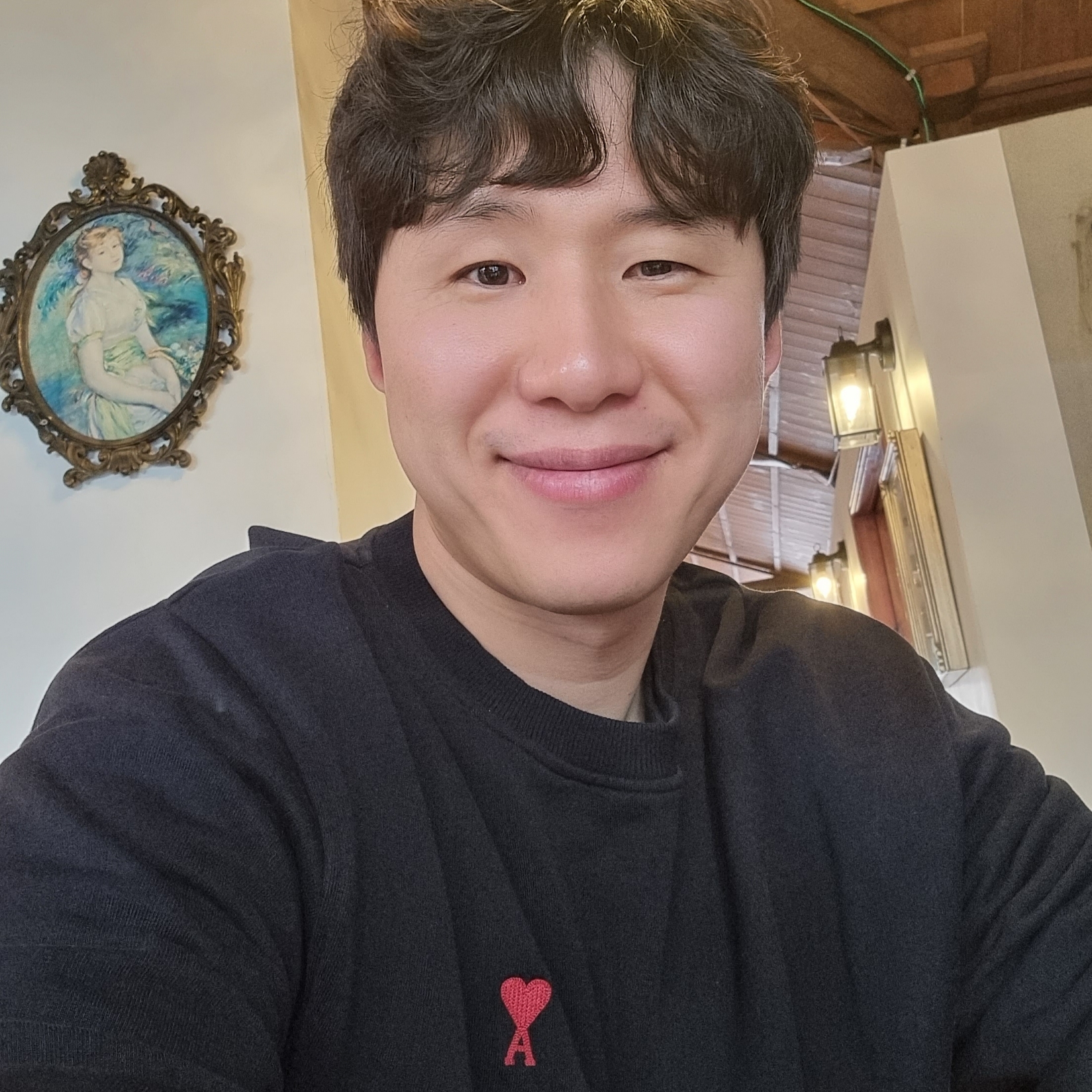 AMI de Coeur Sweatshirt Black 착용 스타일 - 2