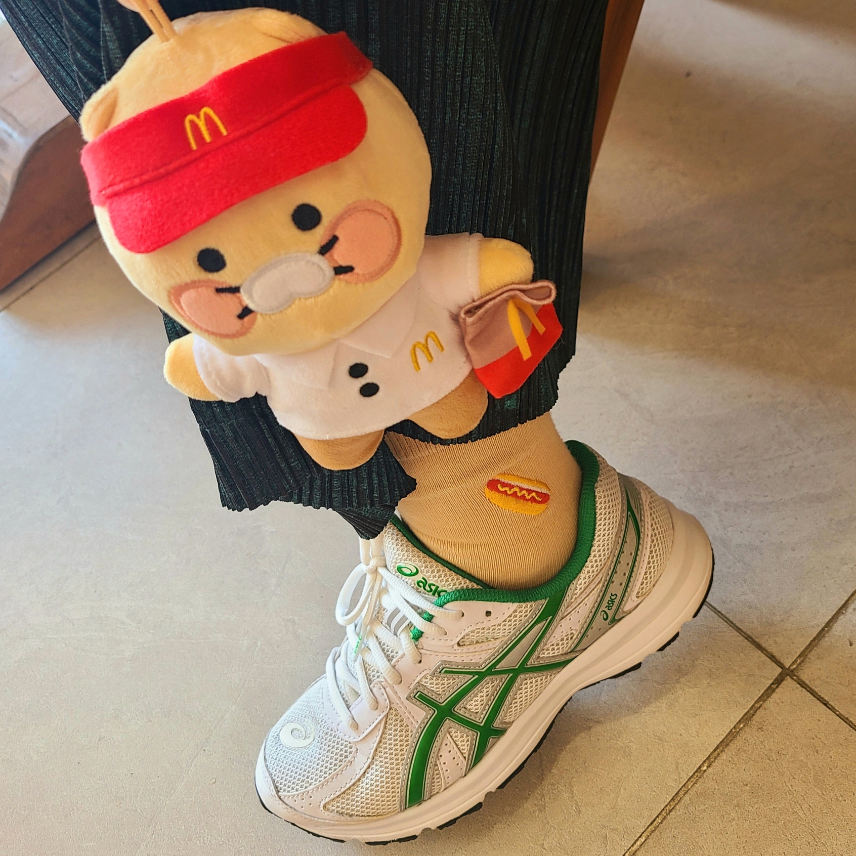 McDonald’s x Kakao Friends Crew Choonsik Doll, McDonald’s x Kakao Friends Paper Bag Choonsik Doll 착용 스타일 - 2