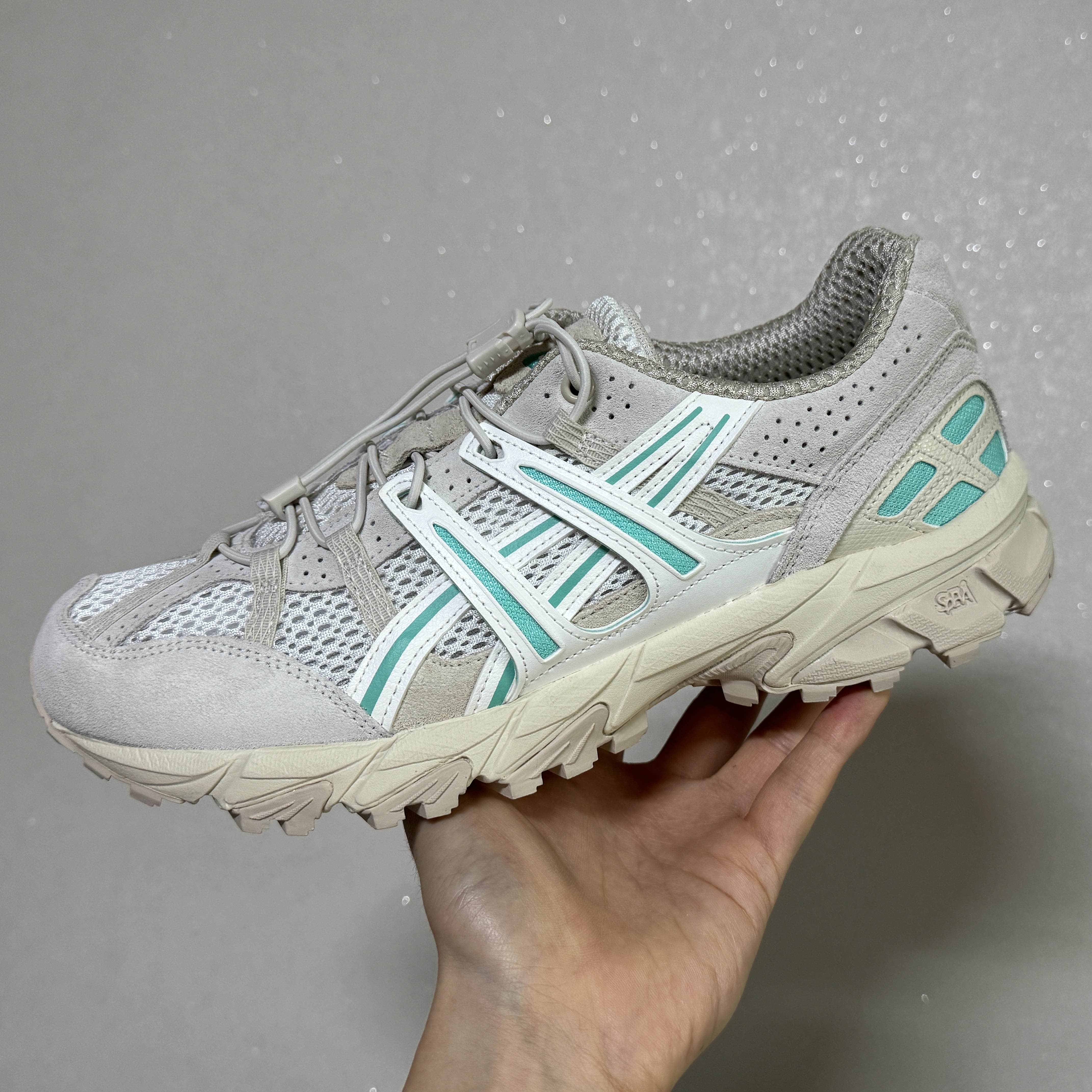 Asics Unlimited Gel-Sonoma 15-50 White Aqua 착용 스타일 - 1