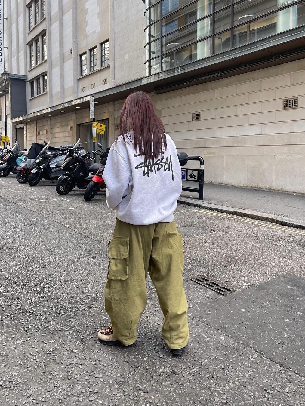 Stussy Basic Stussy Hoodie Ash Heather, Stussy Basic Stussy Crew Ash Heather 2023 착용 스타일 - 3