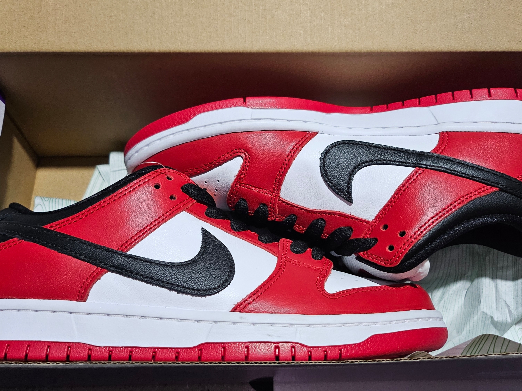 Nike SB Dunk Low Pro Chicago 착용 스타일 - 2