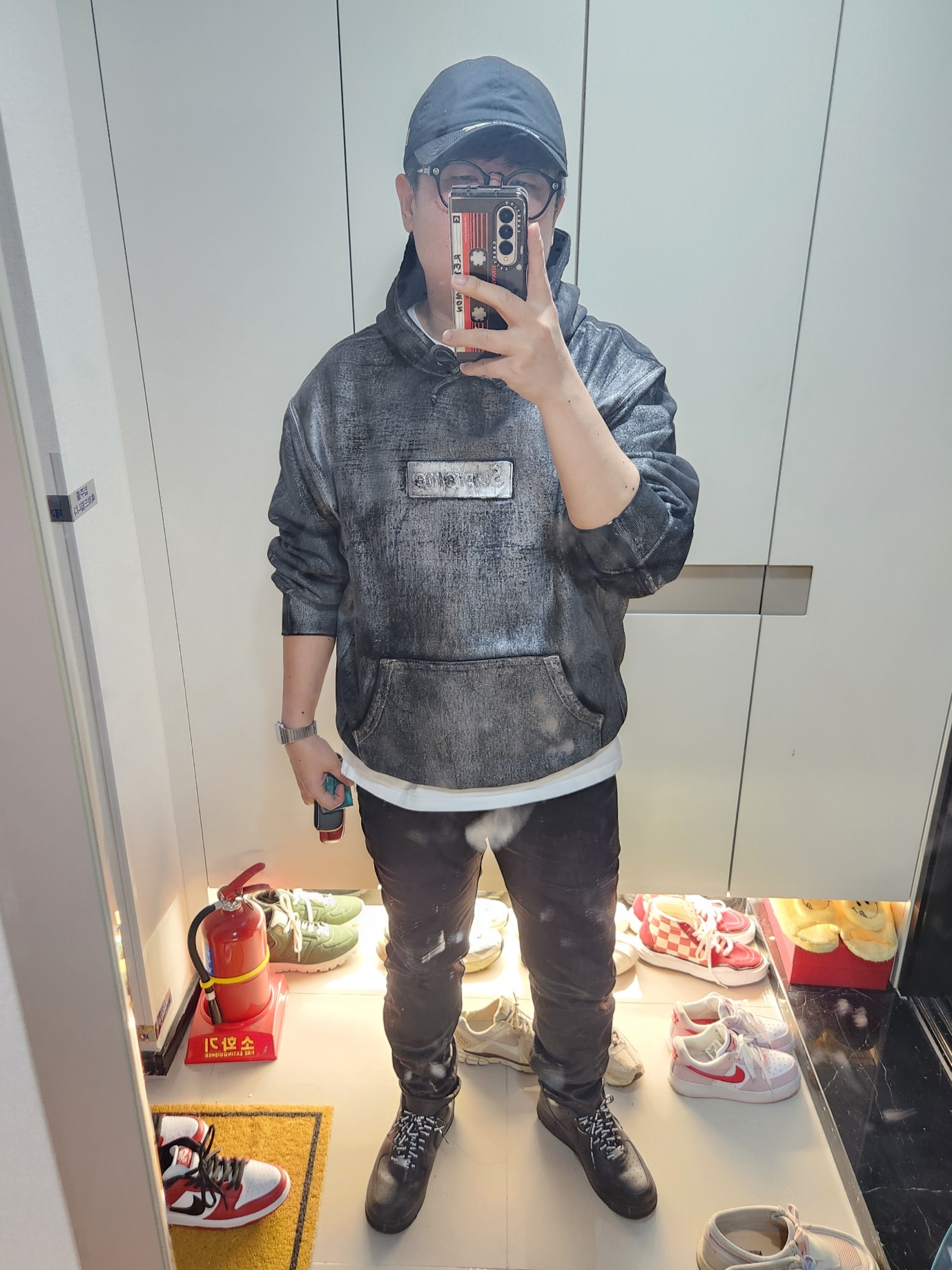 Supreme x MM6 Maison Margiela Foil Box Logo Hooded Sweatshirt Black - 24SS, Nike x Supreme Air Force 1 Low Black 착용 스타일