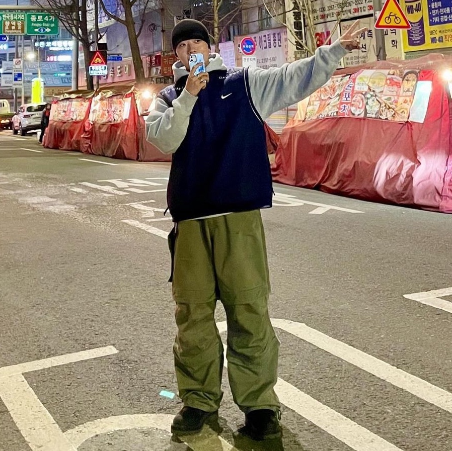 Nike x Cav Empt Vest Navy 착용 스타일 - 1