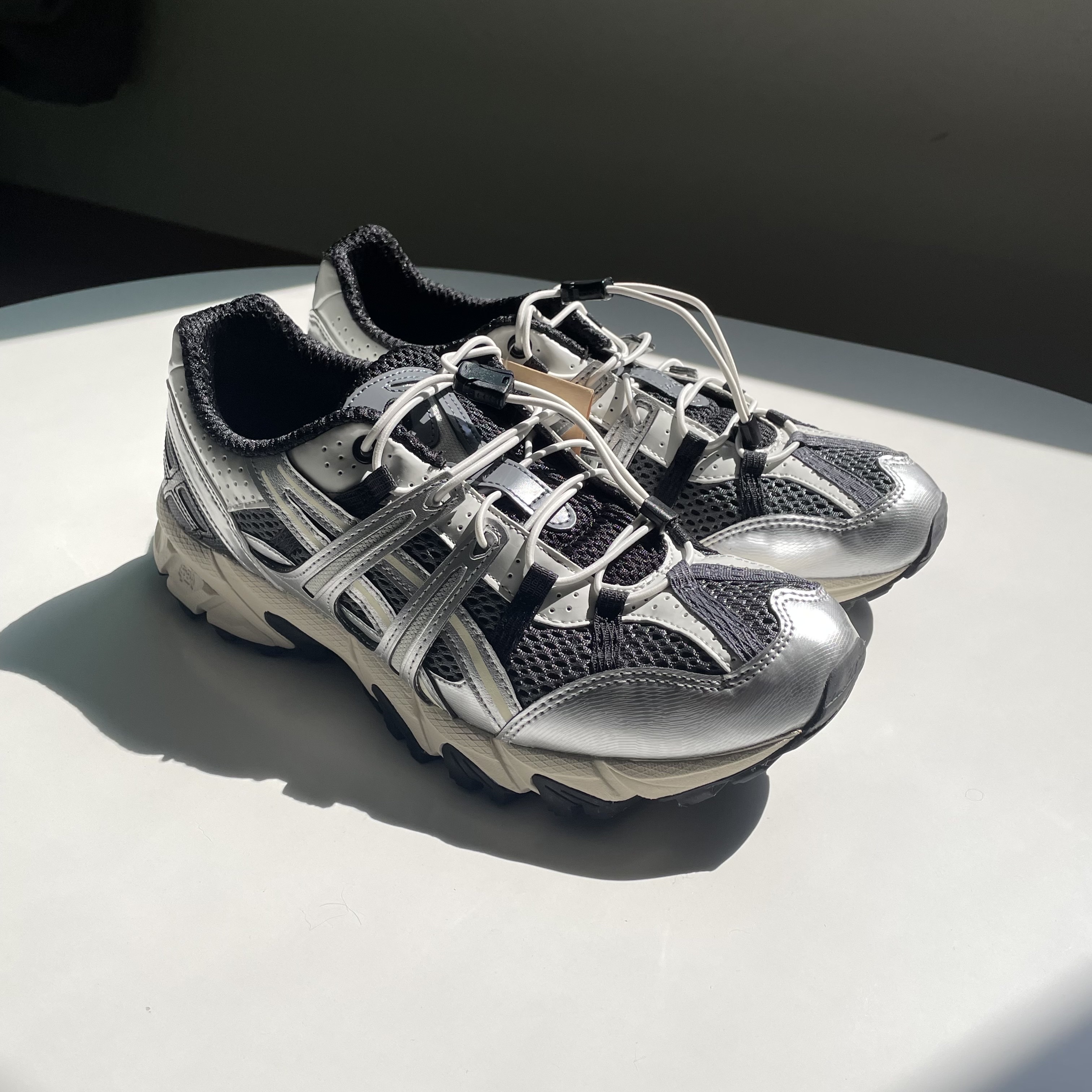Asics Unlimited Gel-Sonoma 15-50 Steel Grey Pure Silver 착용 스타일 - 3