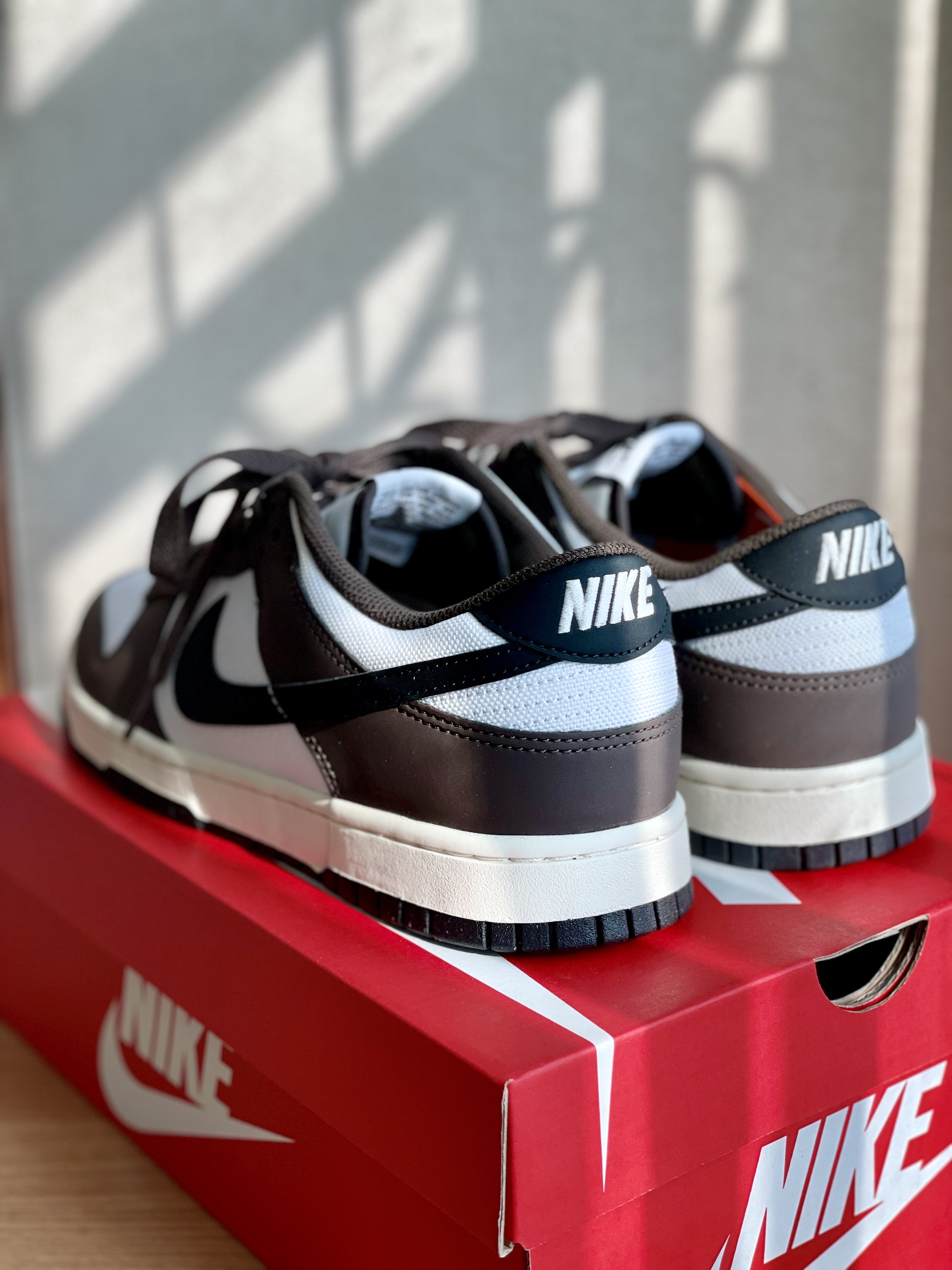 Nike Dunk Low Retro Next Nature Baroque Brown White 착용 스타일 - 3